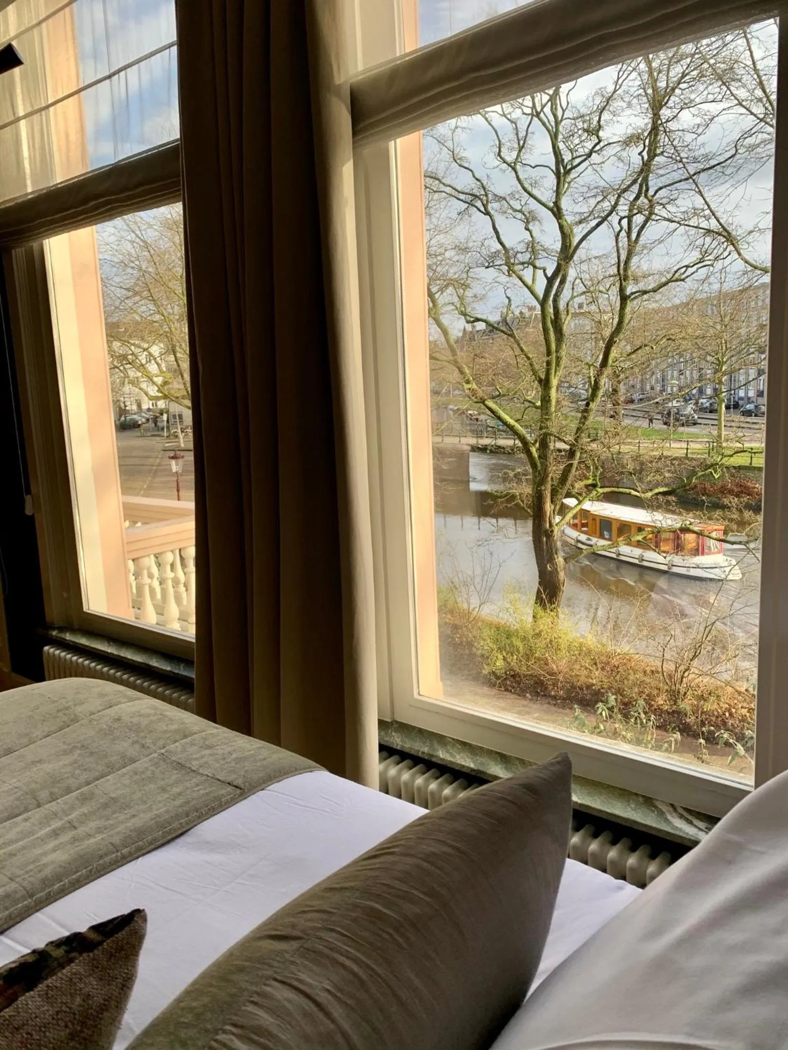 Winter, Bed in Spinoza Suites