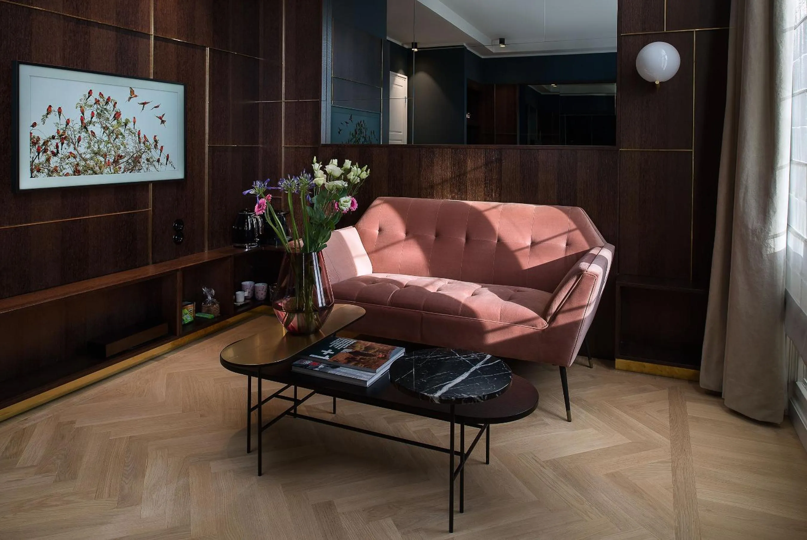 Seating area in Spinoza Suites