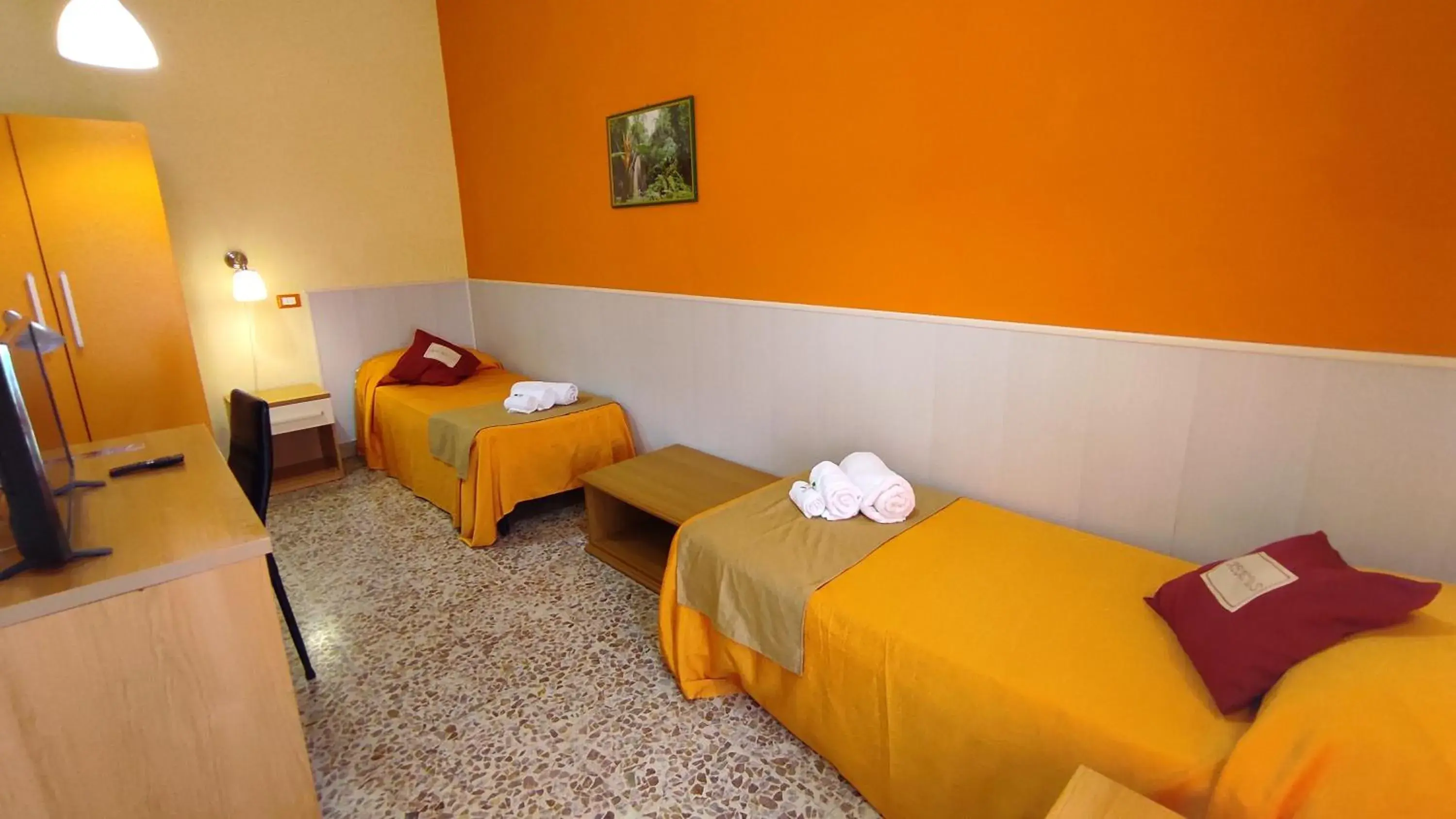 Twin Room - single occupancy in Abacus Twin Room - single occupancy in Abacus