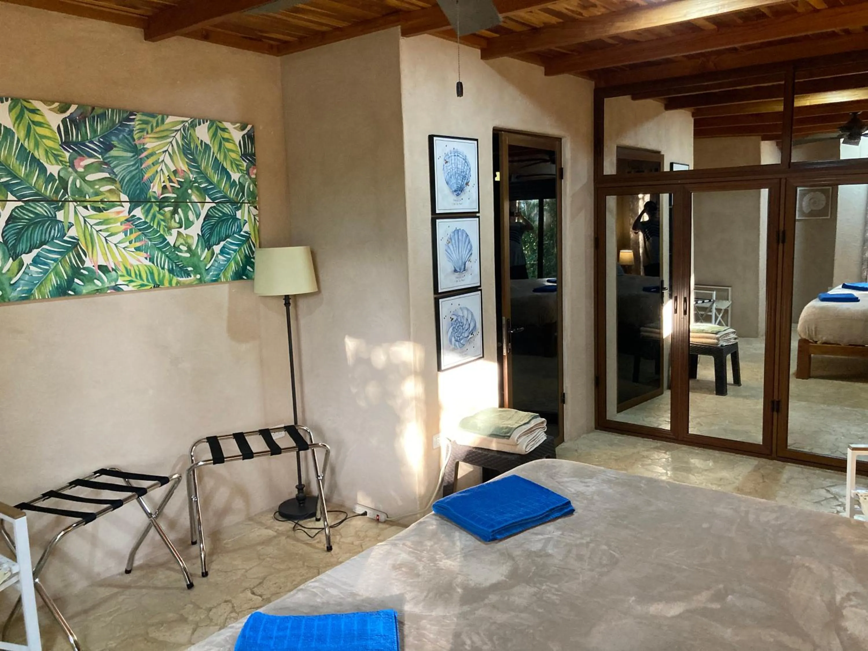 Bedroom, Bed in Lodge Margouillat