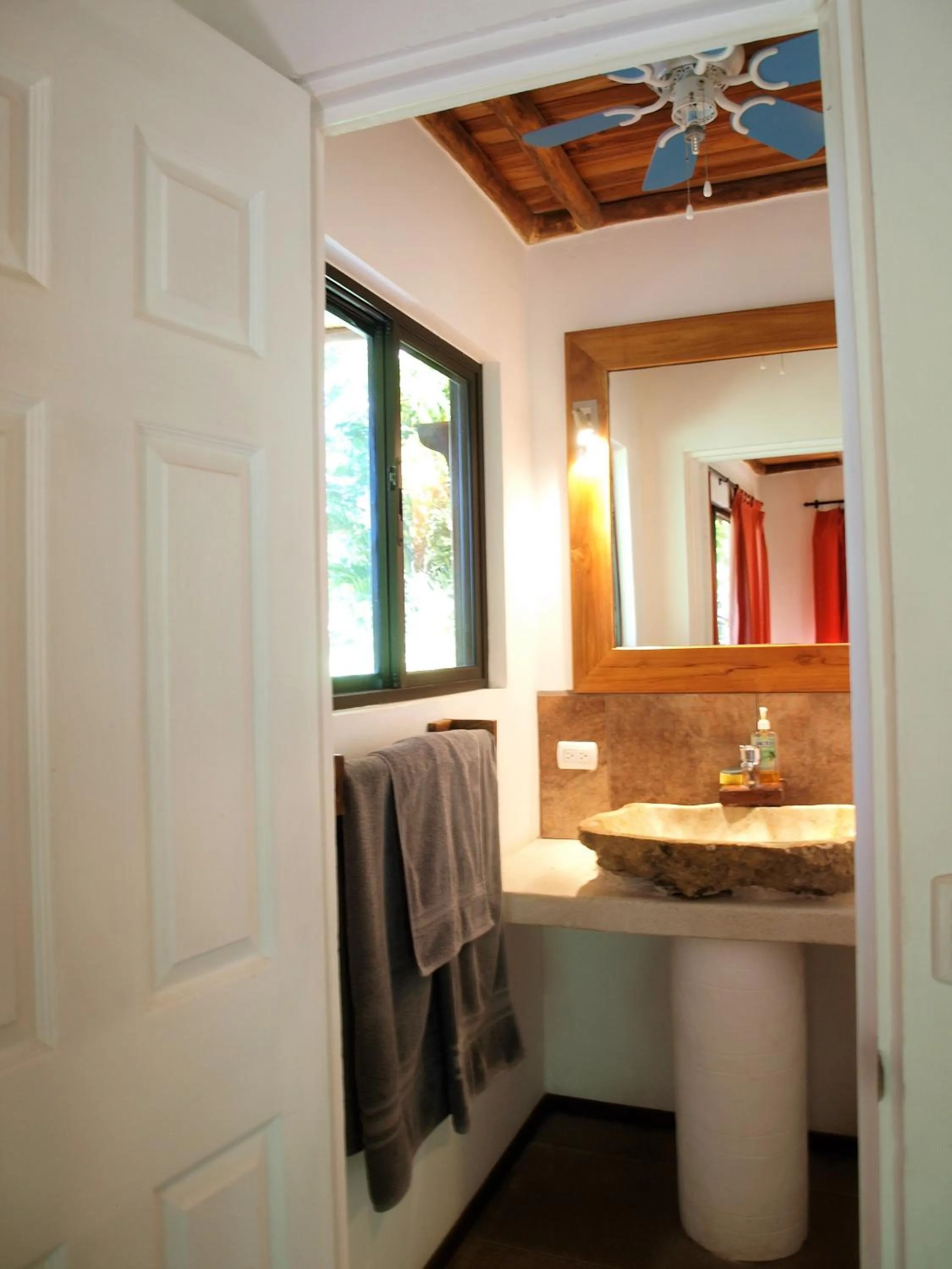 Bathroom in Lodge Margouillat