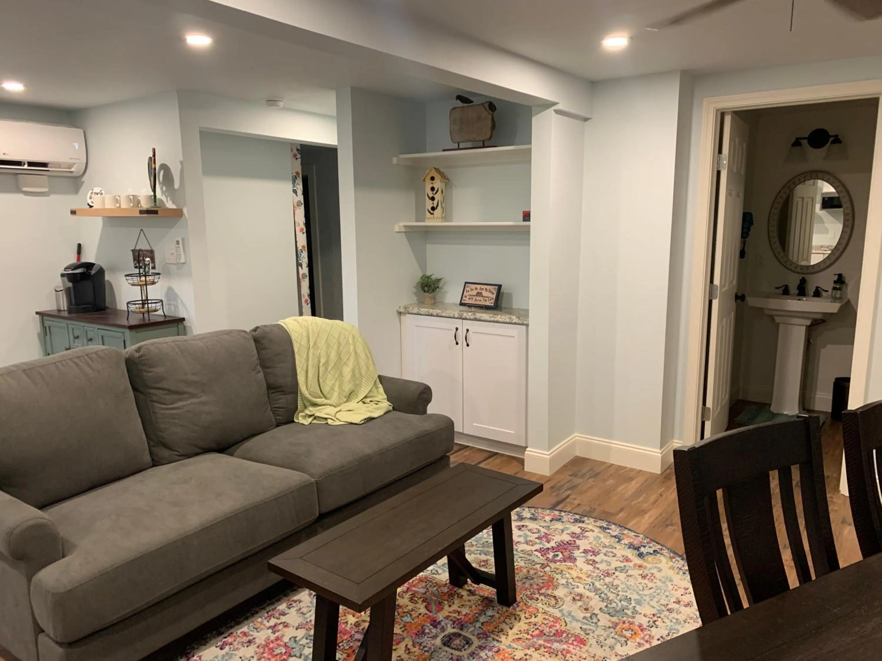 Living room in Lamb's Rest Inn