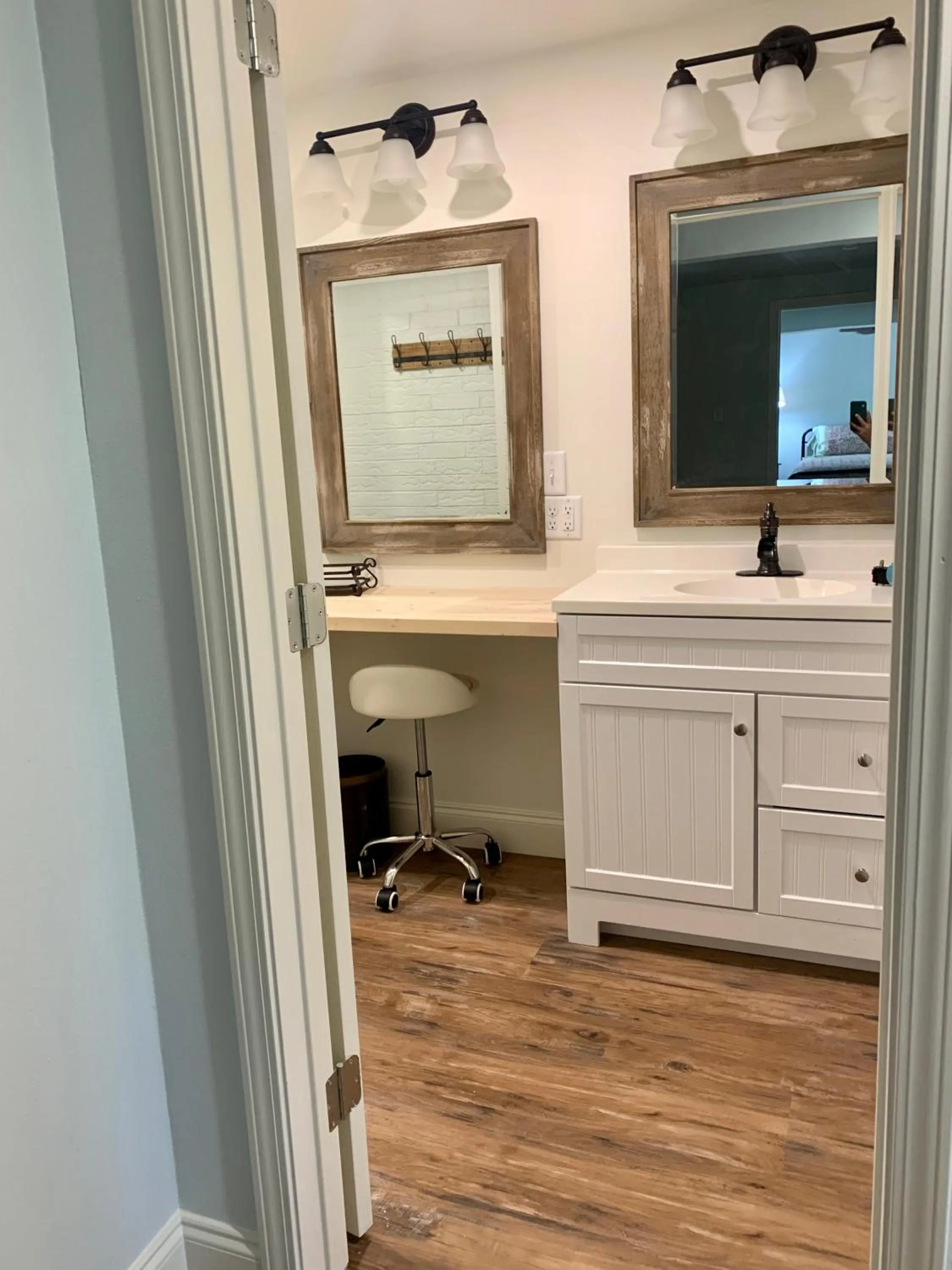 Toilet in Lamb's Rest Inn