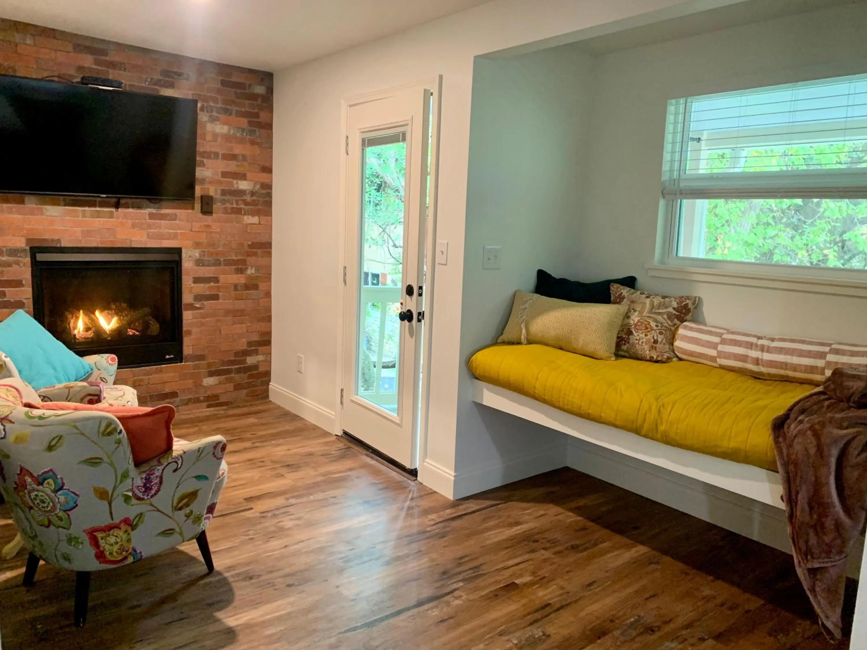 Coffee/tea facilities, Bed in Lamb's Rest Inn