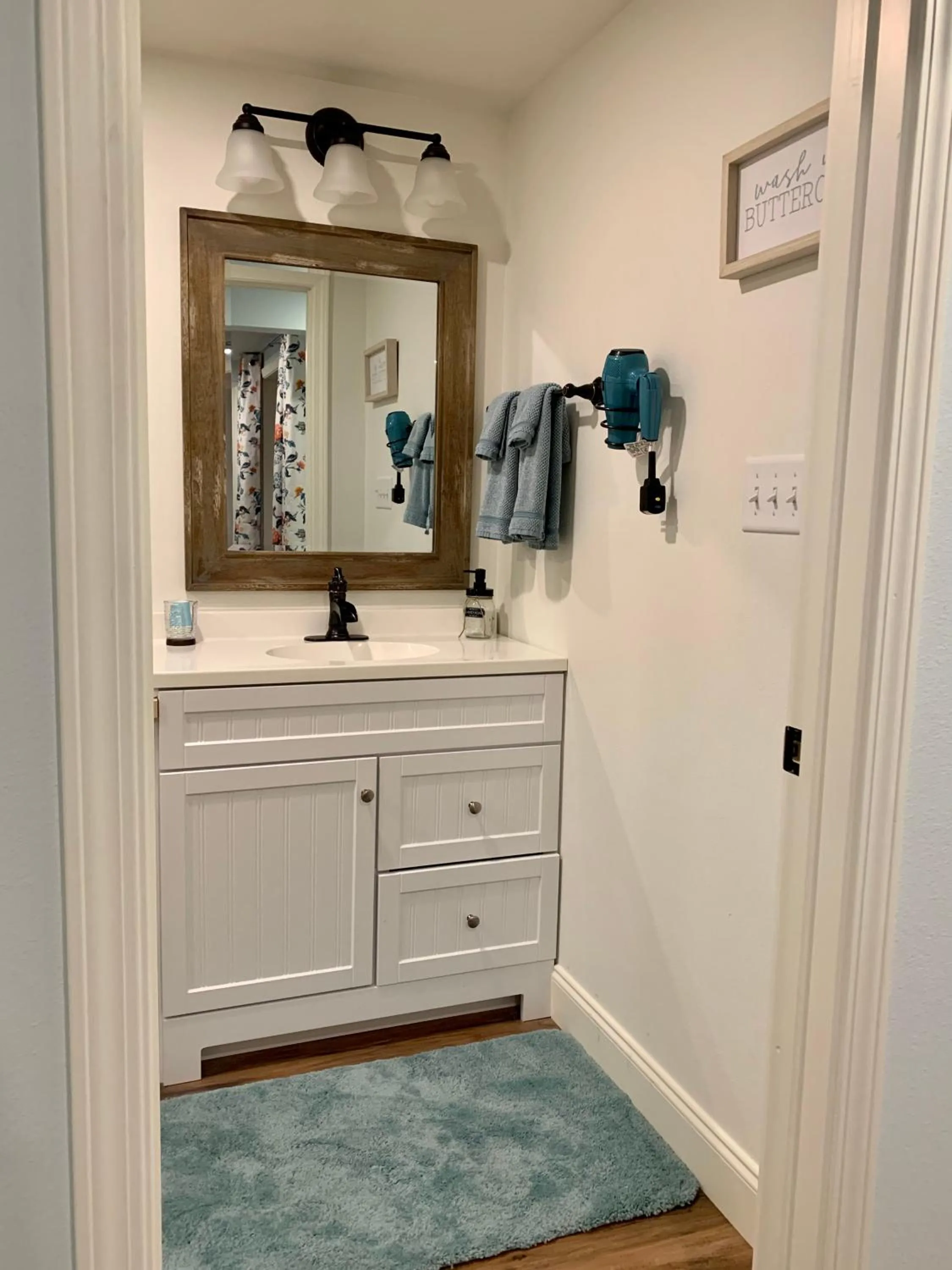 Bathroom in Lamb's Rest Inn