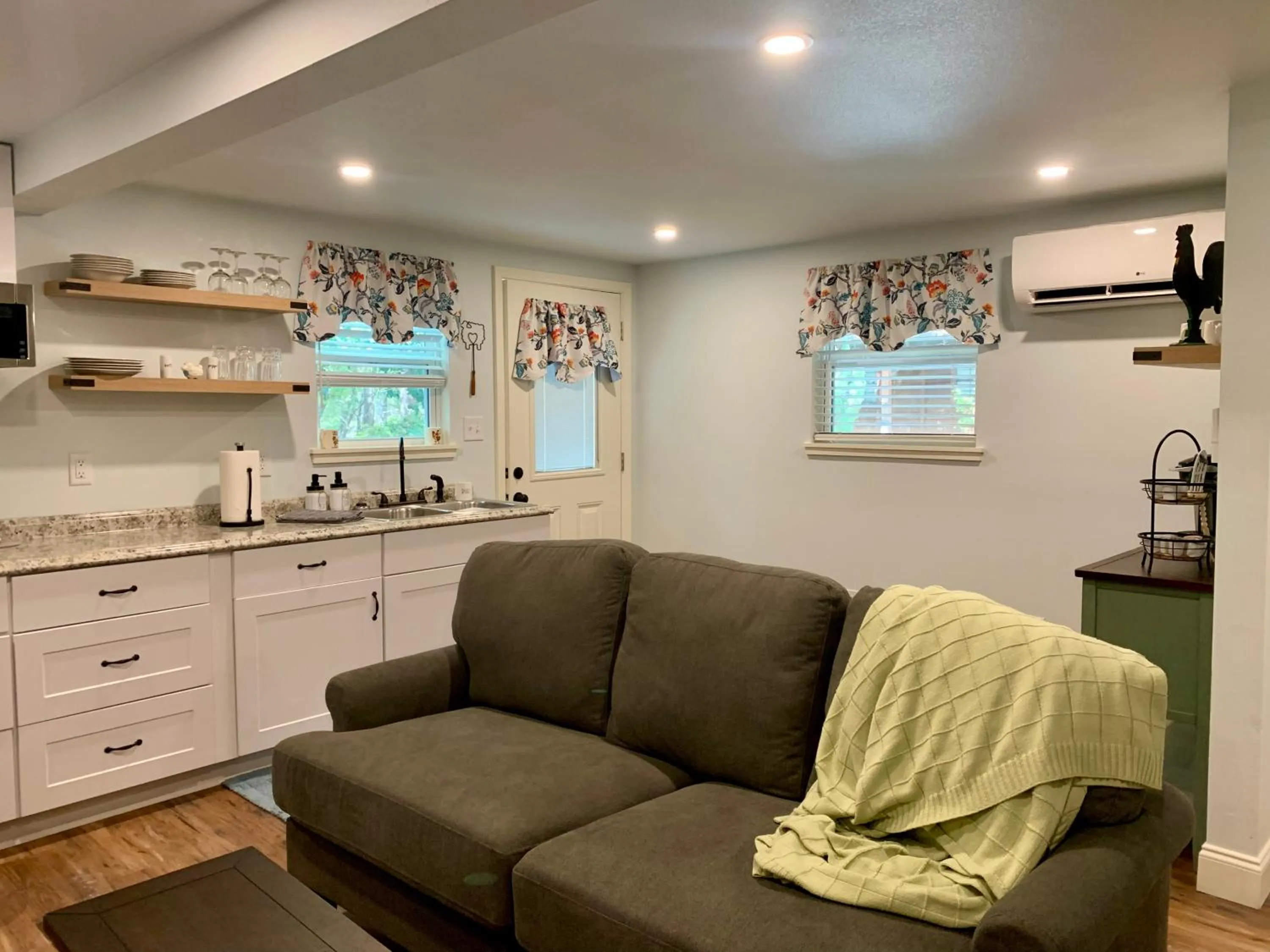 Living room in Lamb's Rest Inn