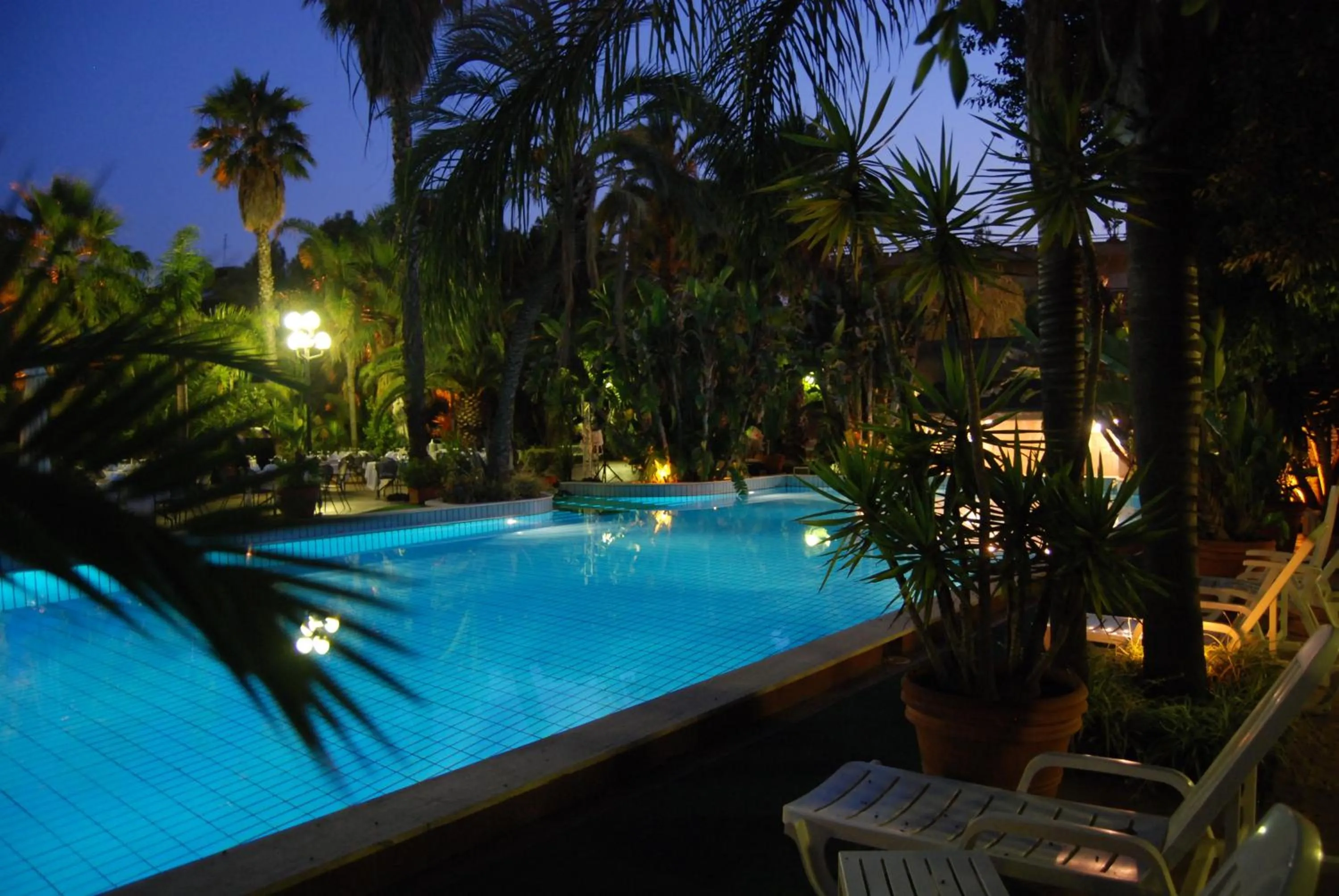 Swimming pool in Garden Hotel