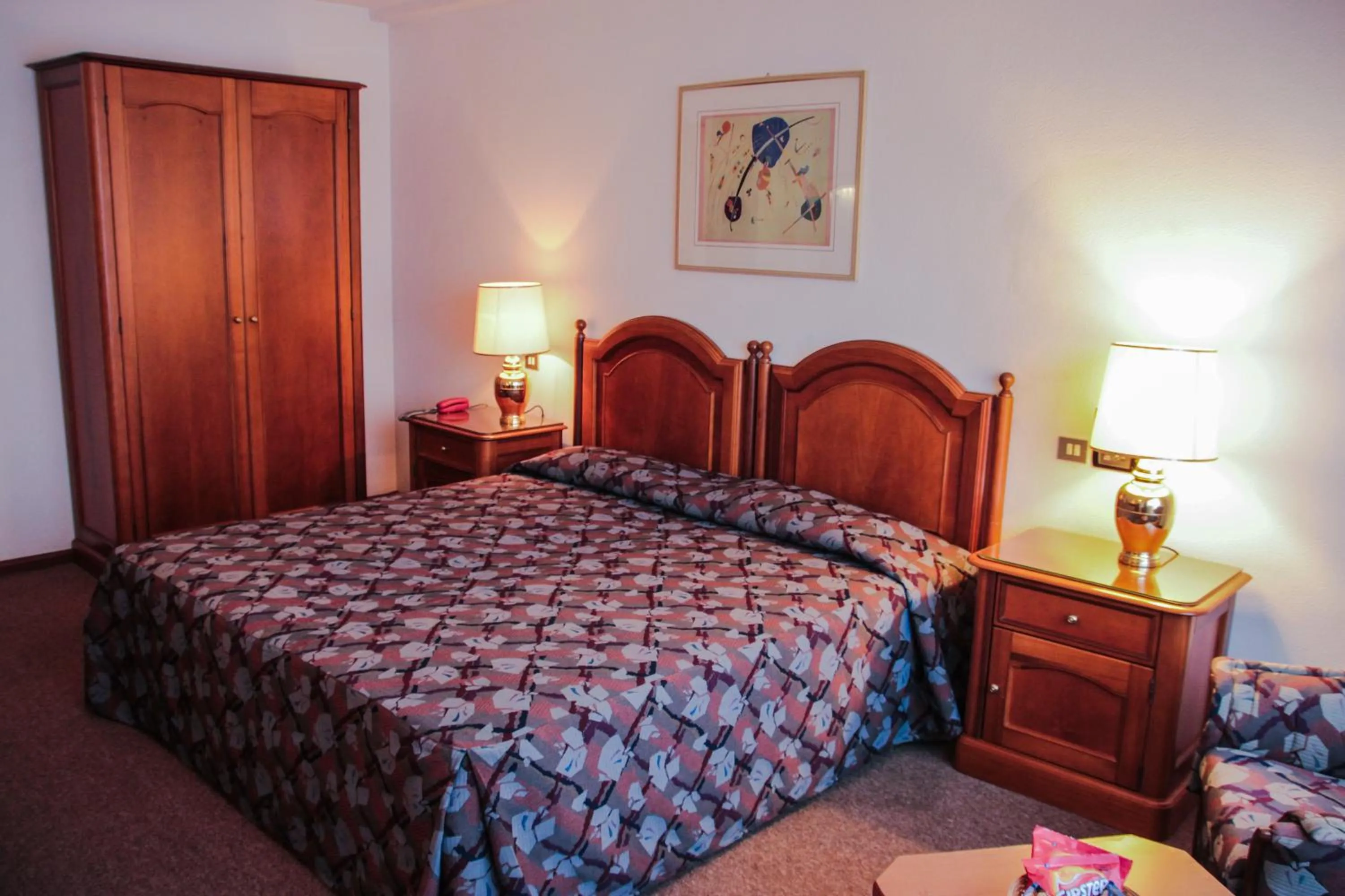 Bedroom, Bed in Garden Hotel