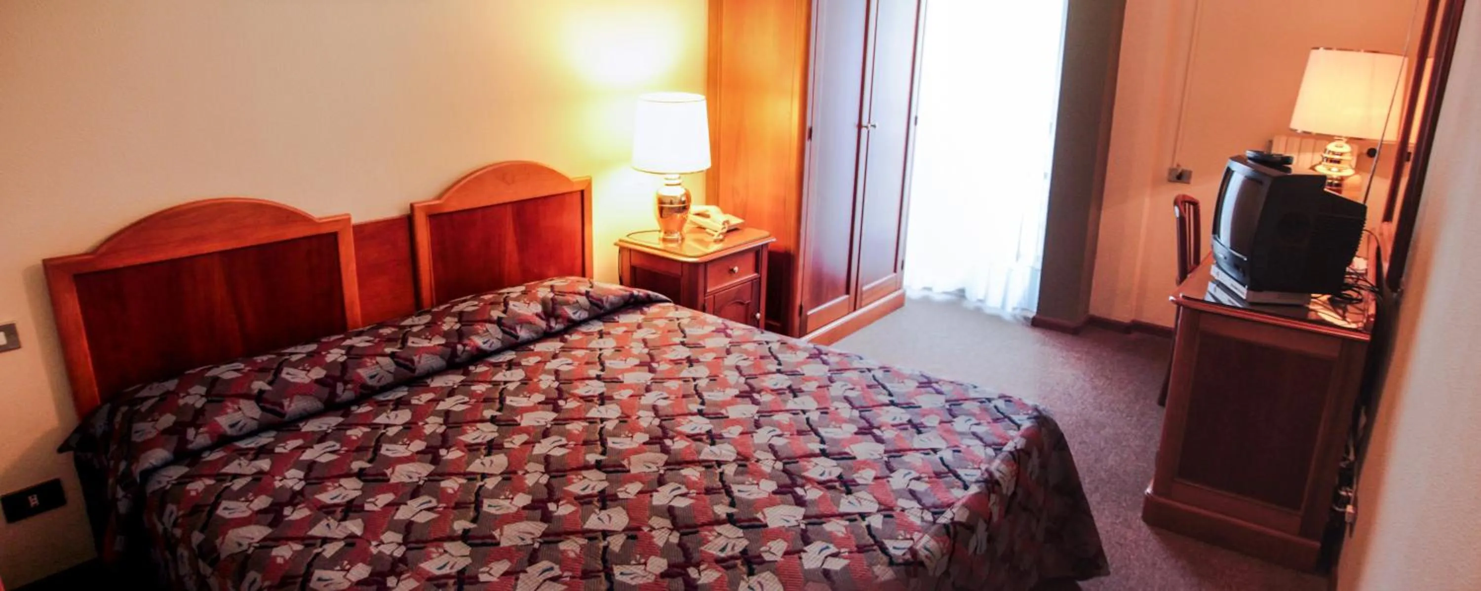 Bedroom, Bed in Garden Hotel