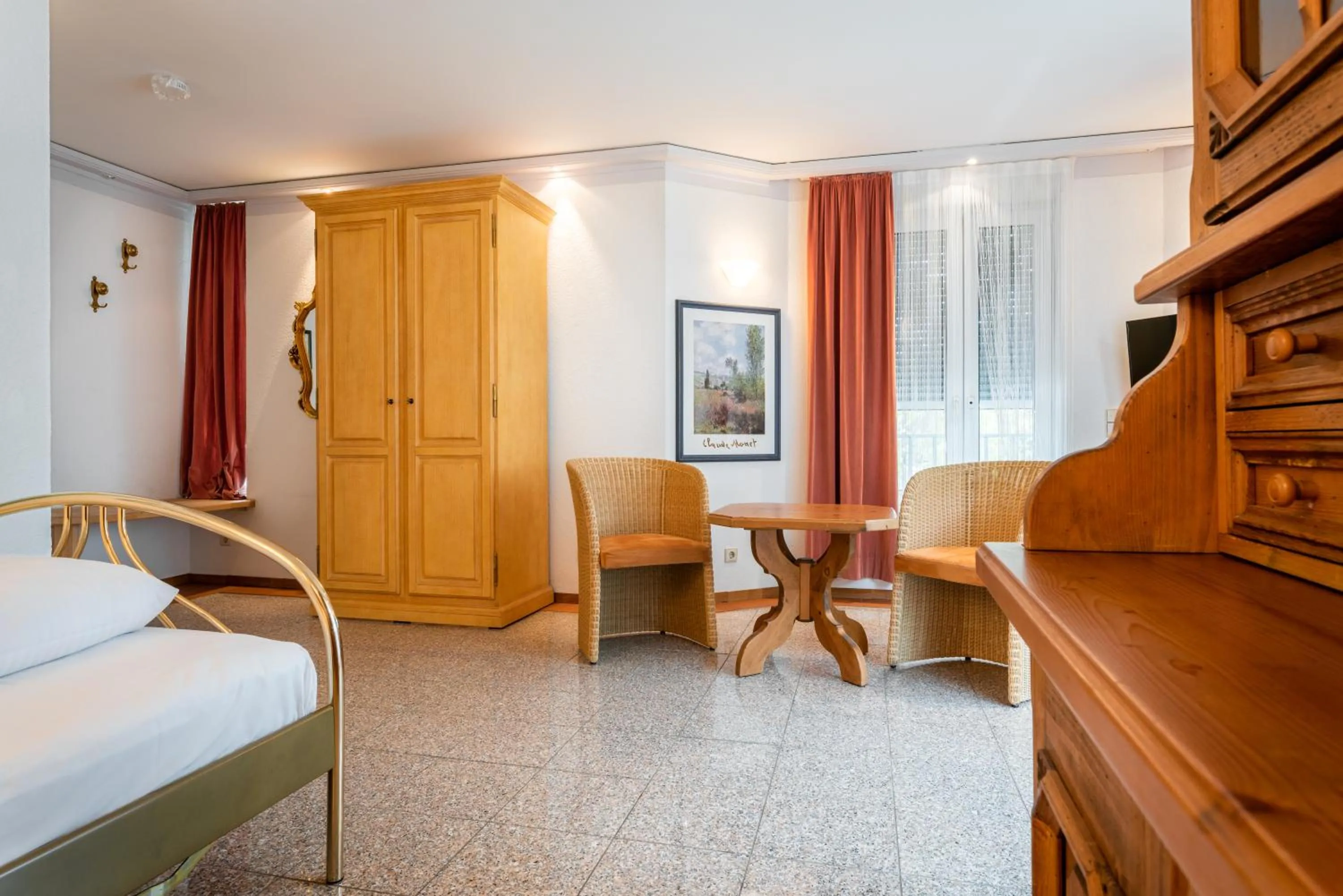 Living room, Bed in Hotel Spahr