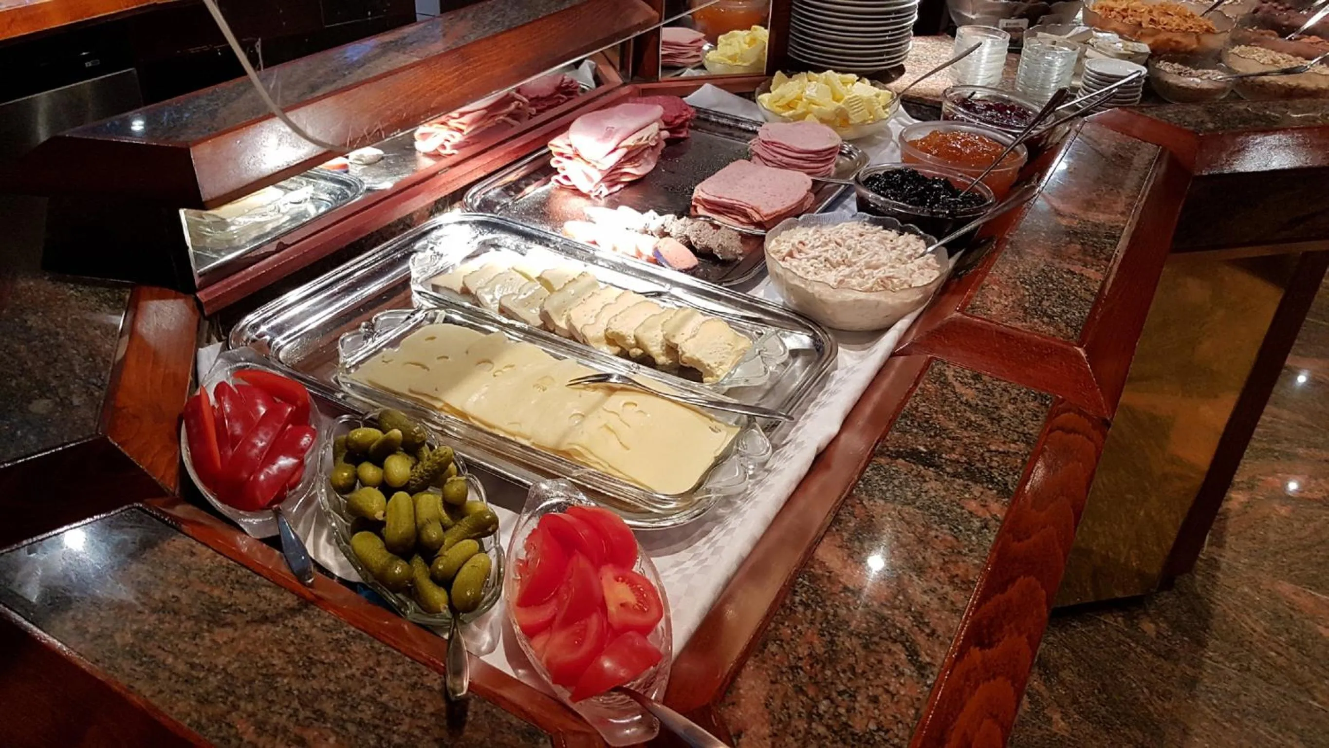 Buffet breakfast in Hotel Spahr