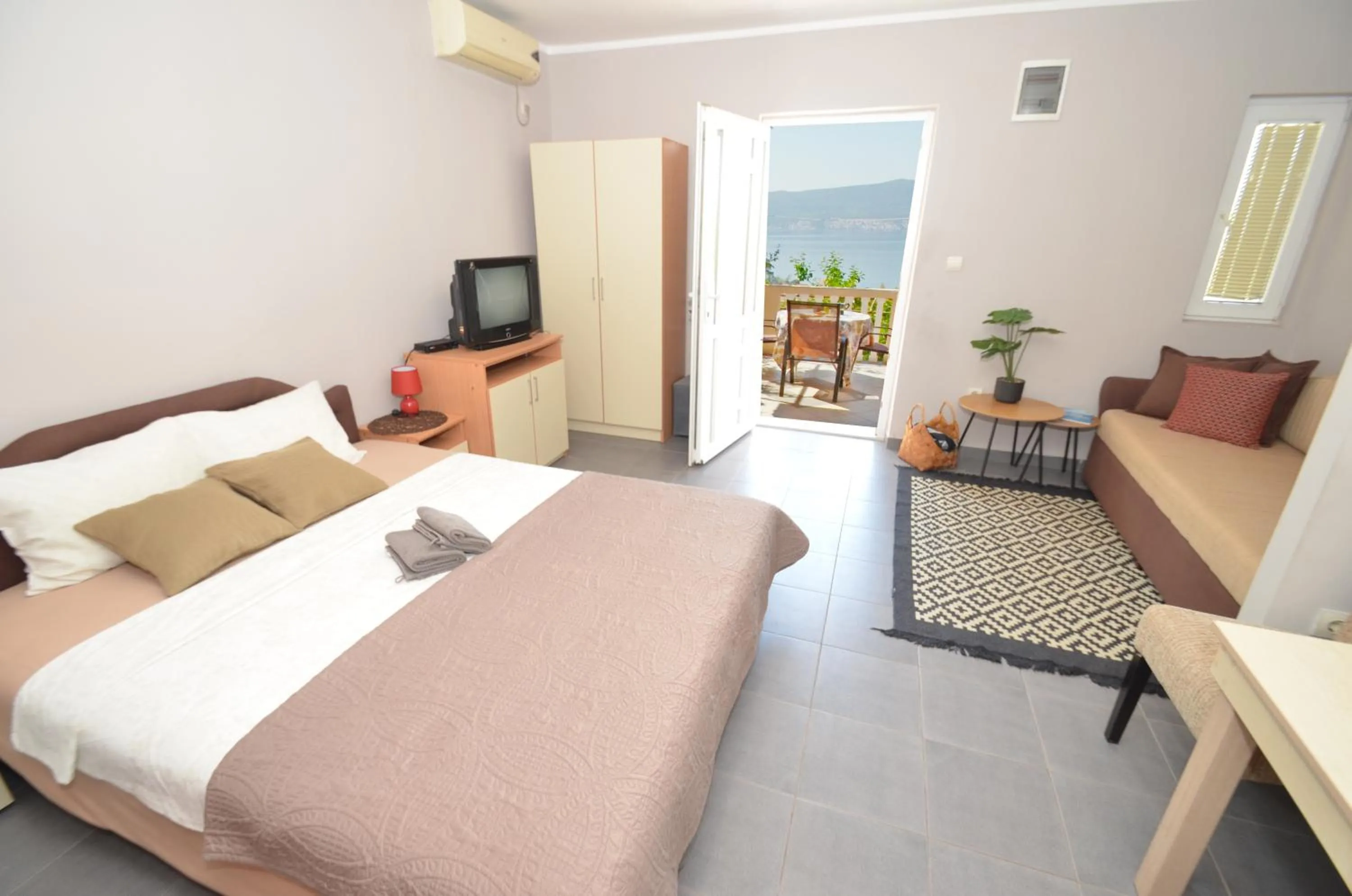 Porto Lastva Apartments