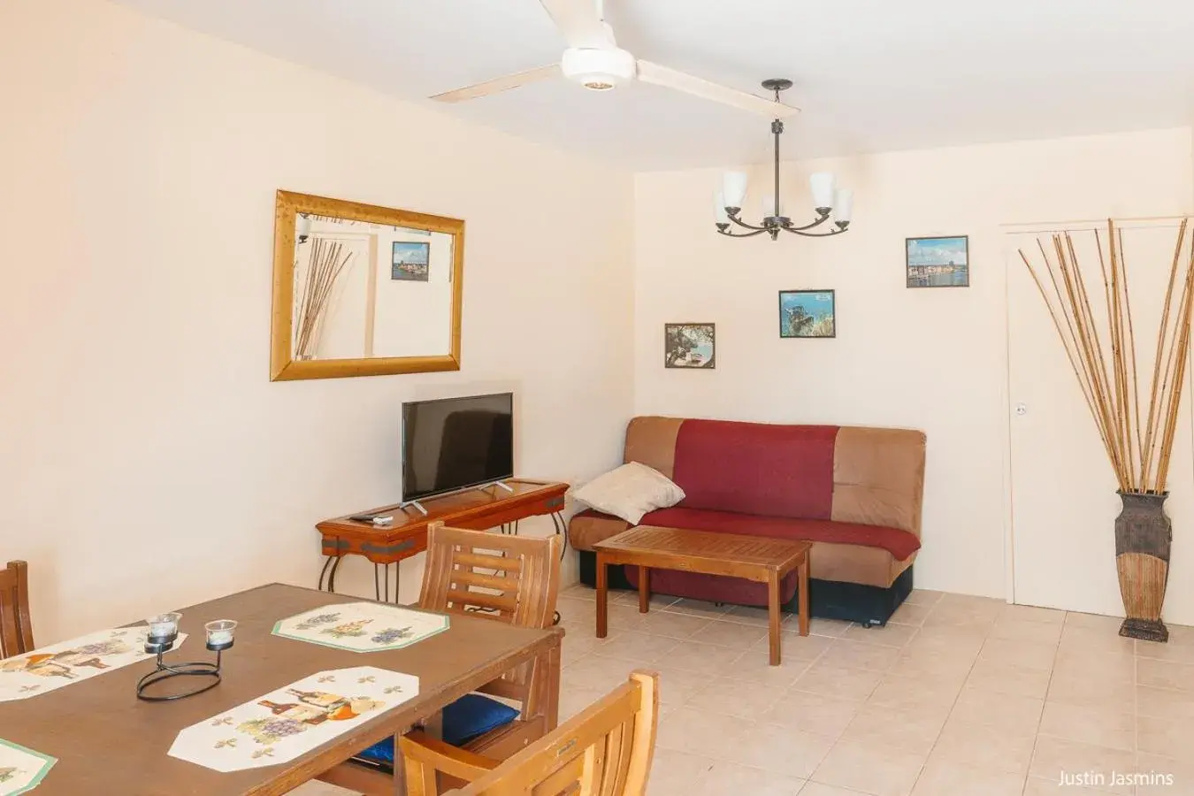 One-Bedroom Apartment in Nos Krusero Apartments One-Bedroom Apartment in Nos Krusero Apartments