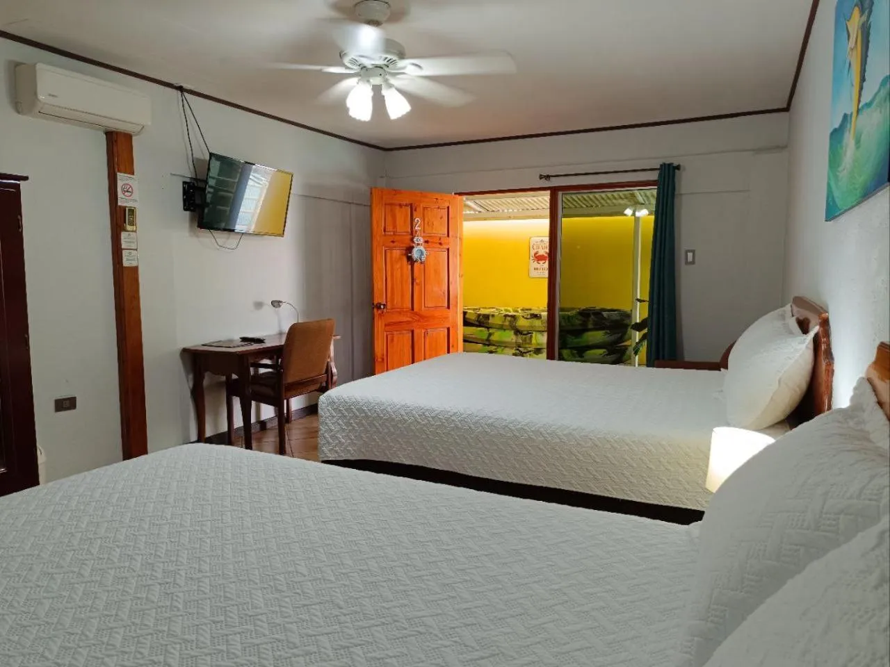 TV and multimedia, Bed in Banana Bay Marina