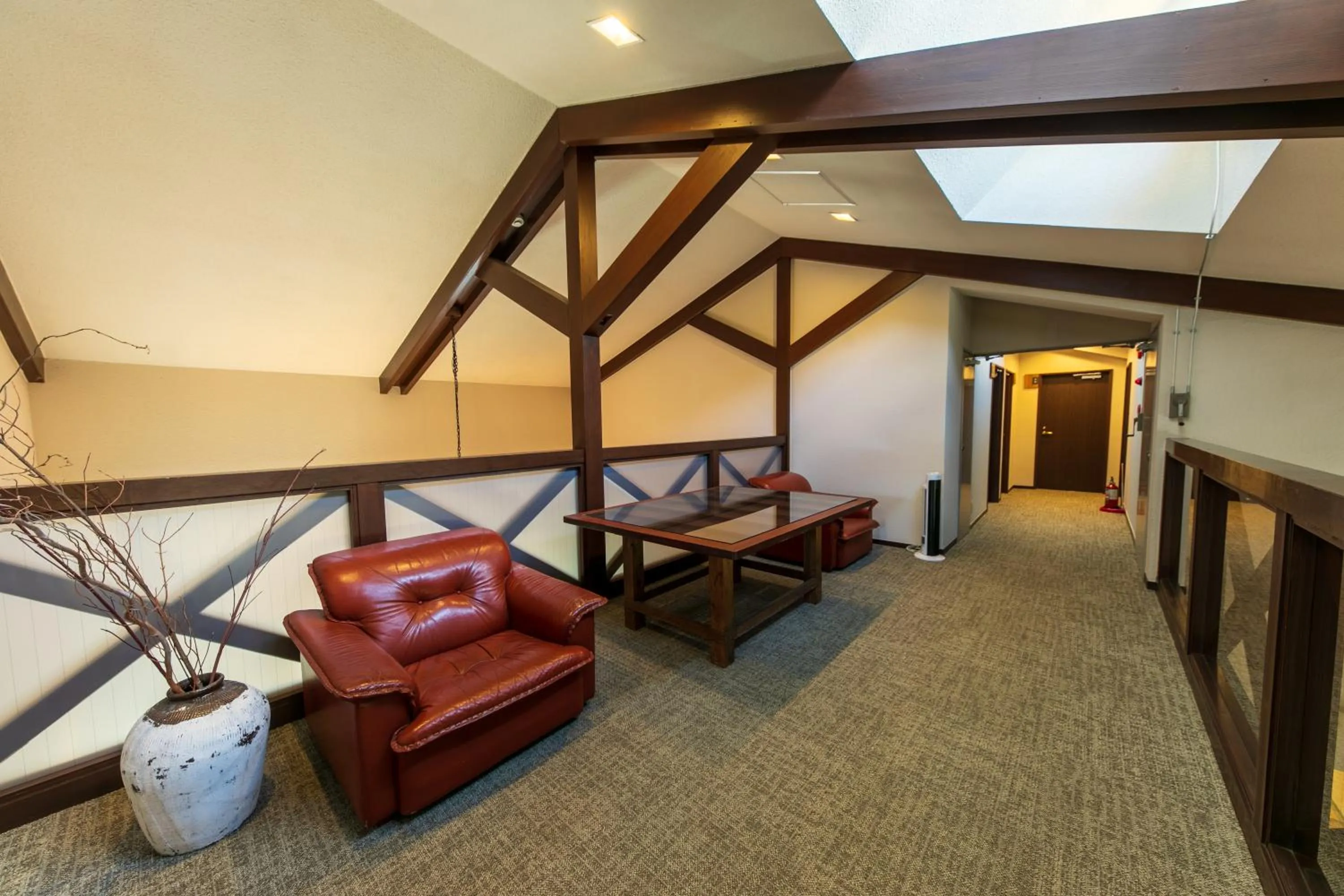 Seating area in Sengokuhara Hisanoha