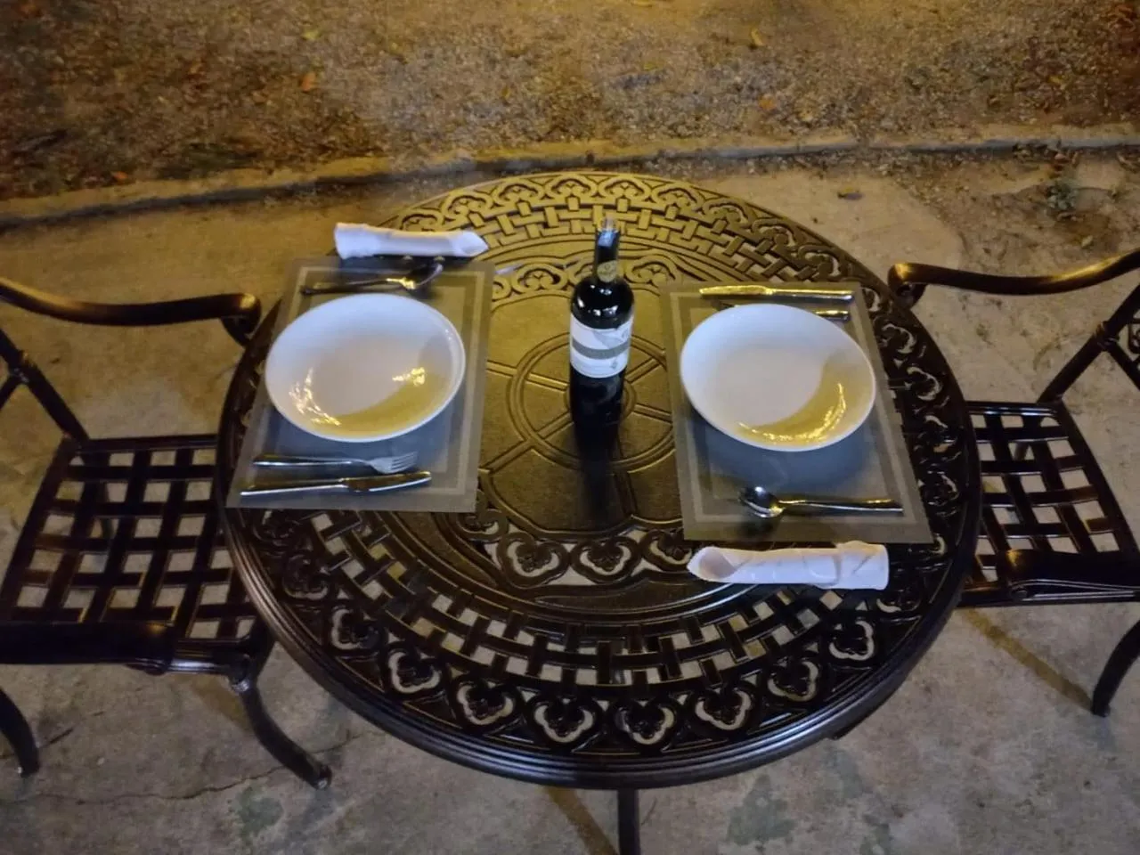 Dining area in Sipanya Guesthouse