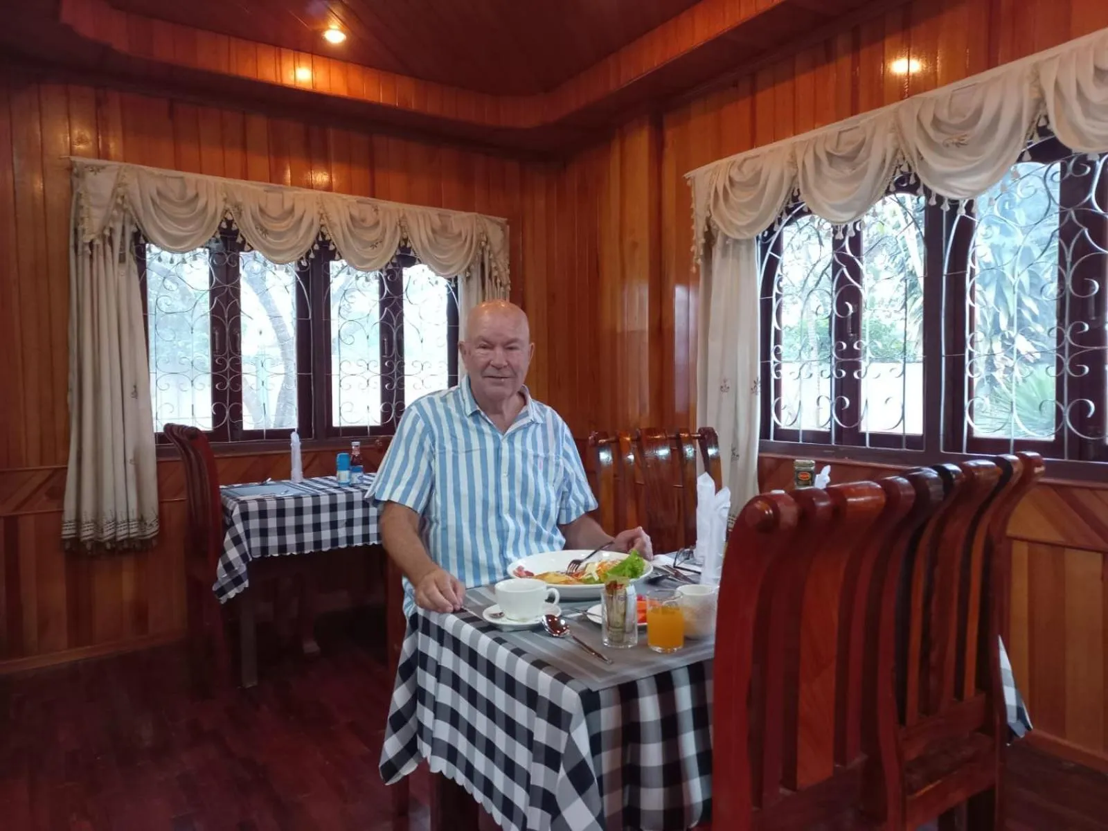 Restaurant/places to eat in Sipanya Guesthouse