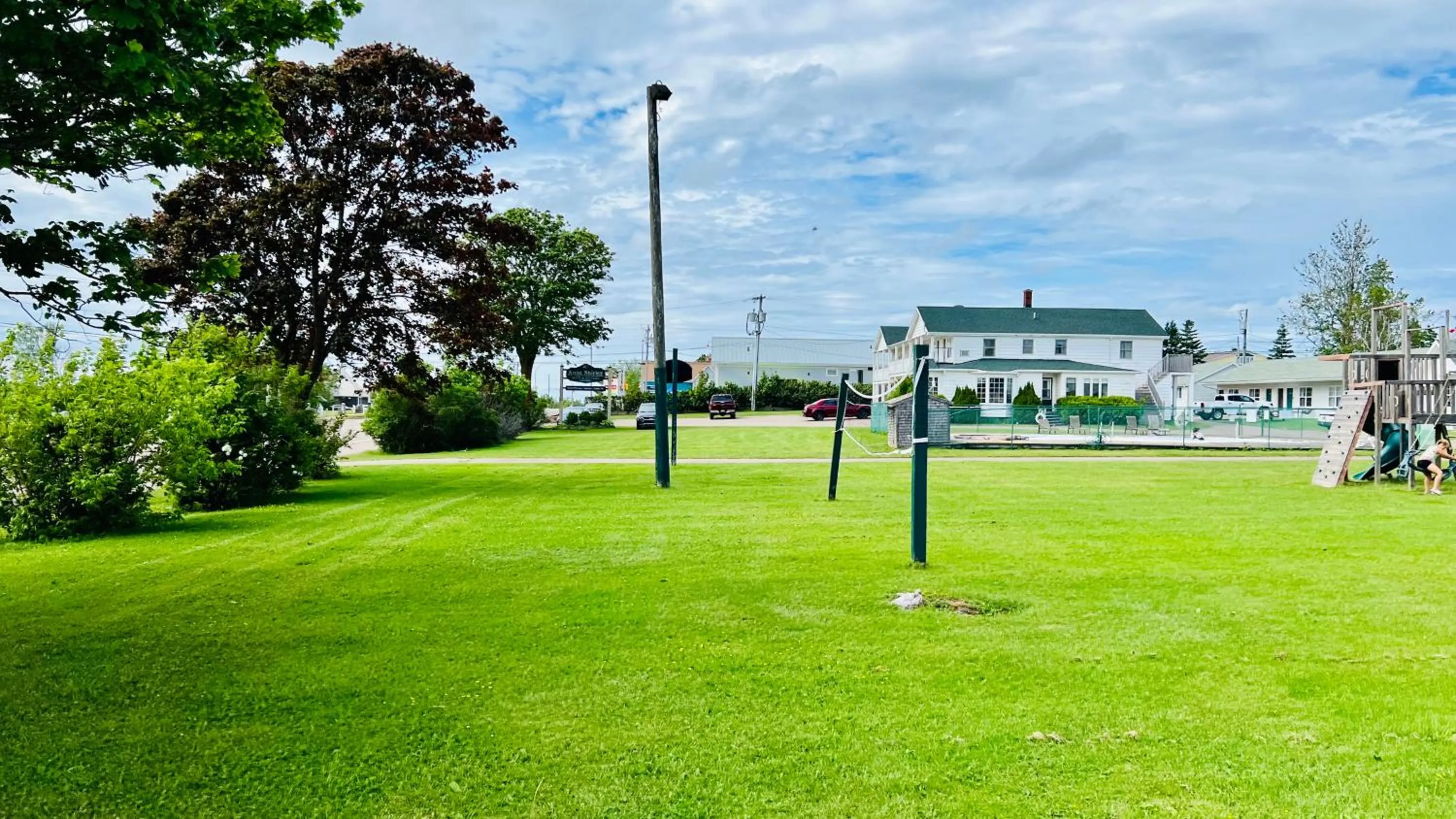 Spring in Anne Shirley Motel & Cottages