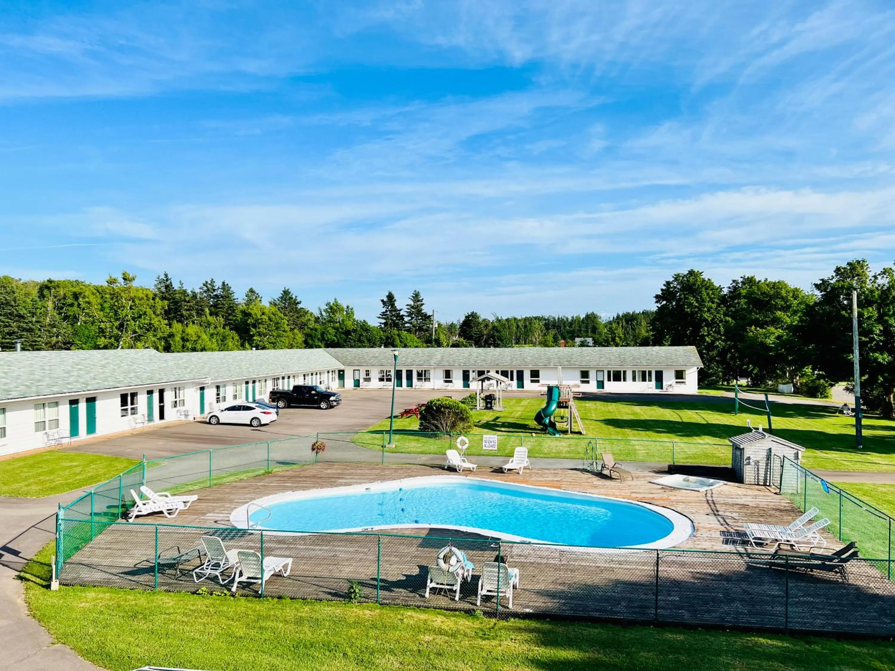 Property building in Anne Shirley Motel & Cottages