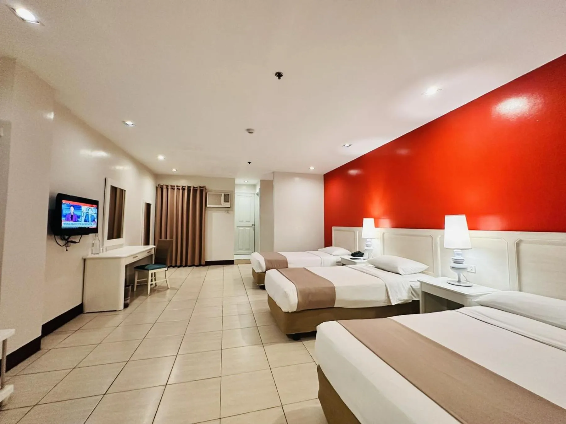 Bed in Ecotel by L'Fisher