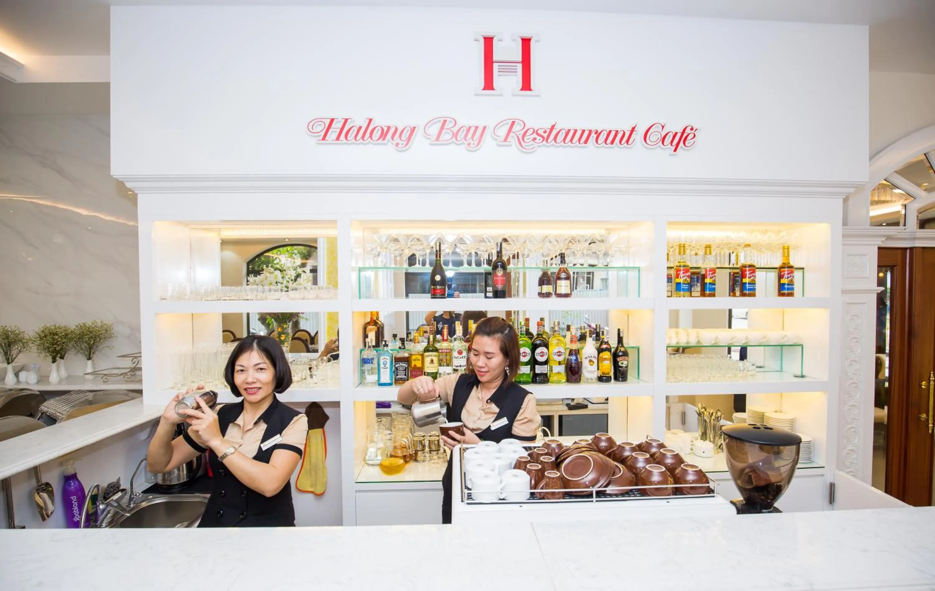 Lounge or bar in Halong Boutique Hotel