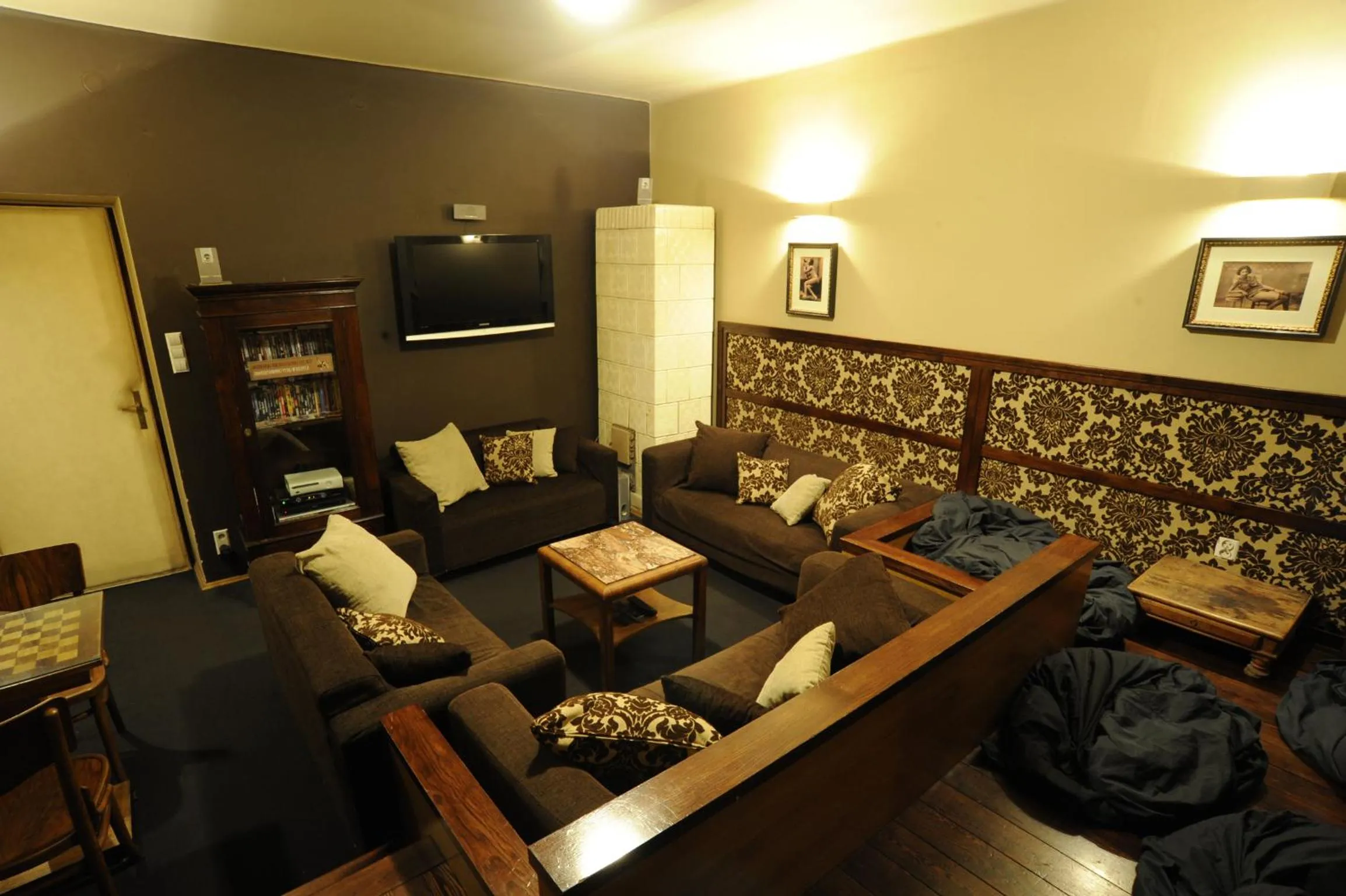 Game Room in Hostel Deco