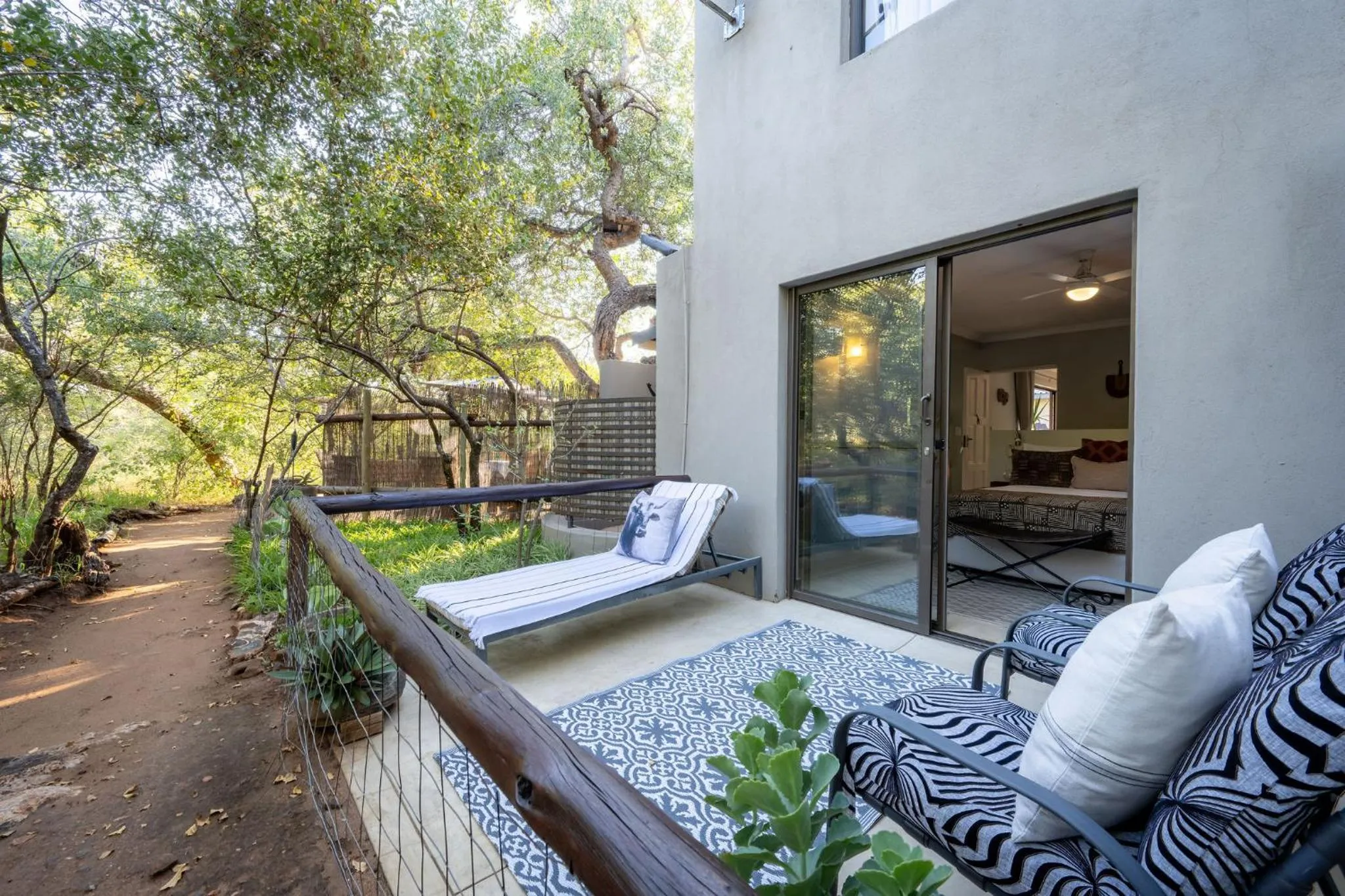 Day in Rafiki Bush Lodge