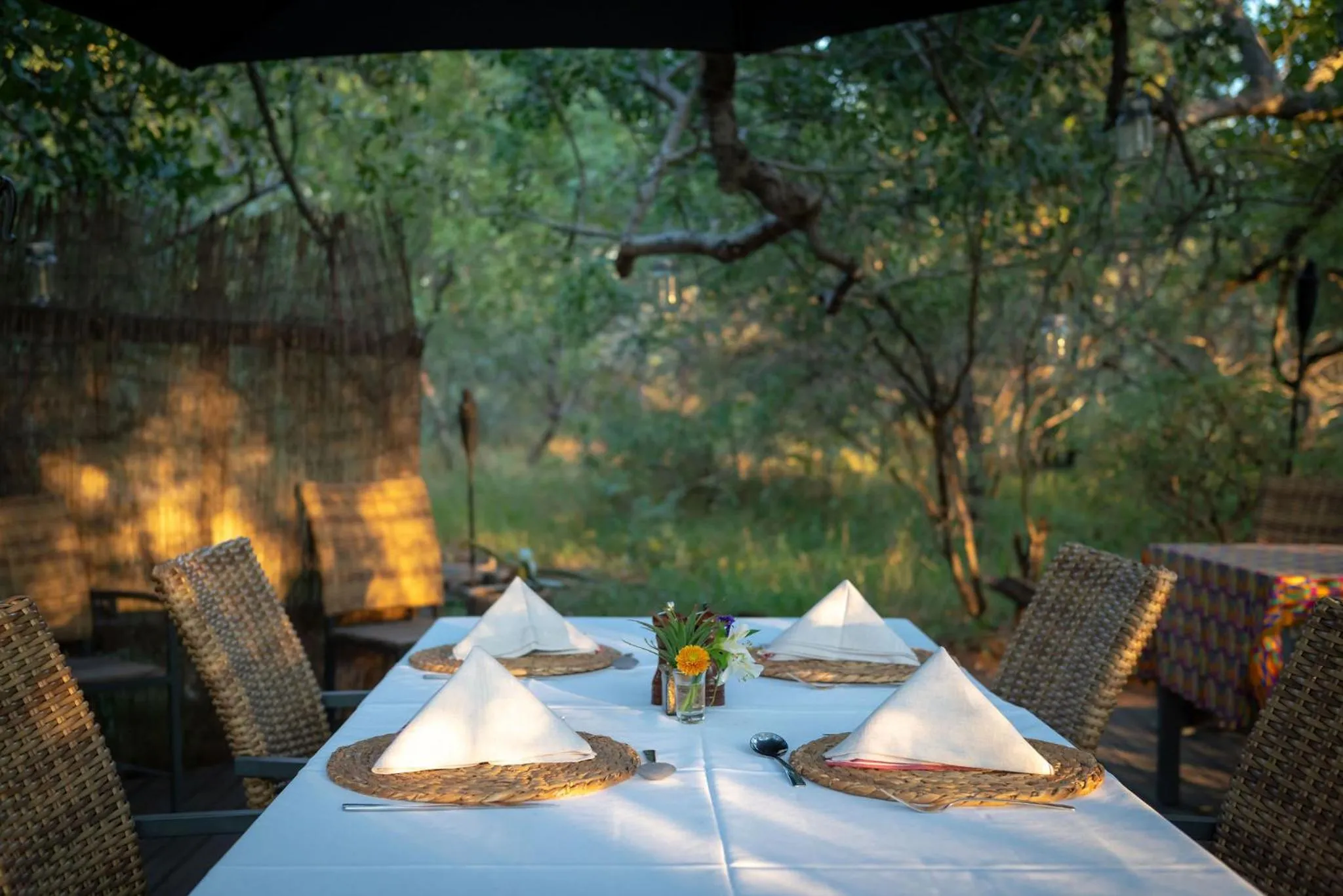 Dining area in Rafiki Bush Lodge