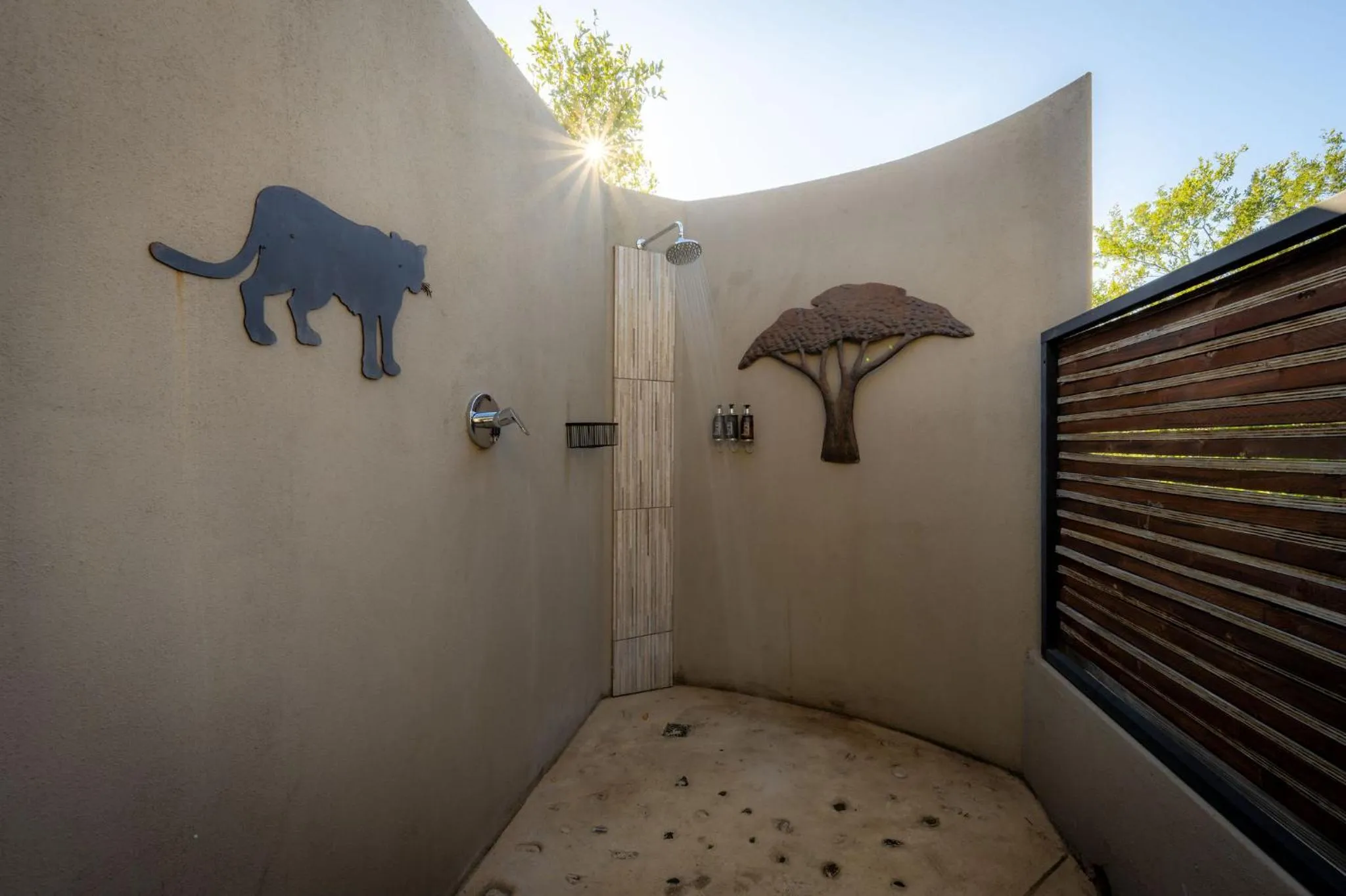 Shower in Rafiki Bush Lodge
