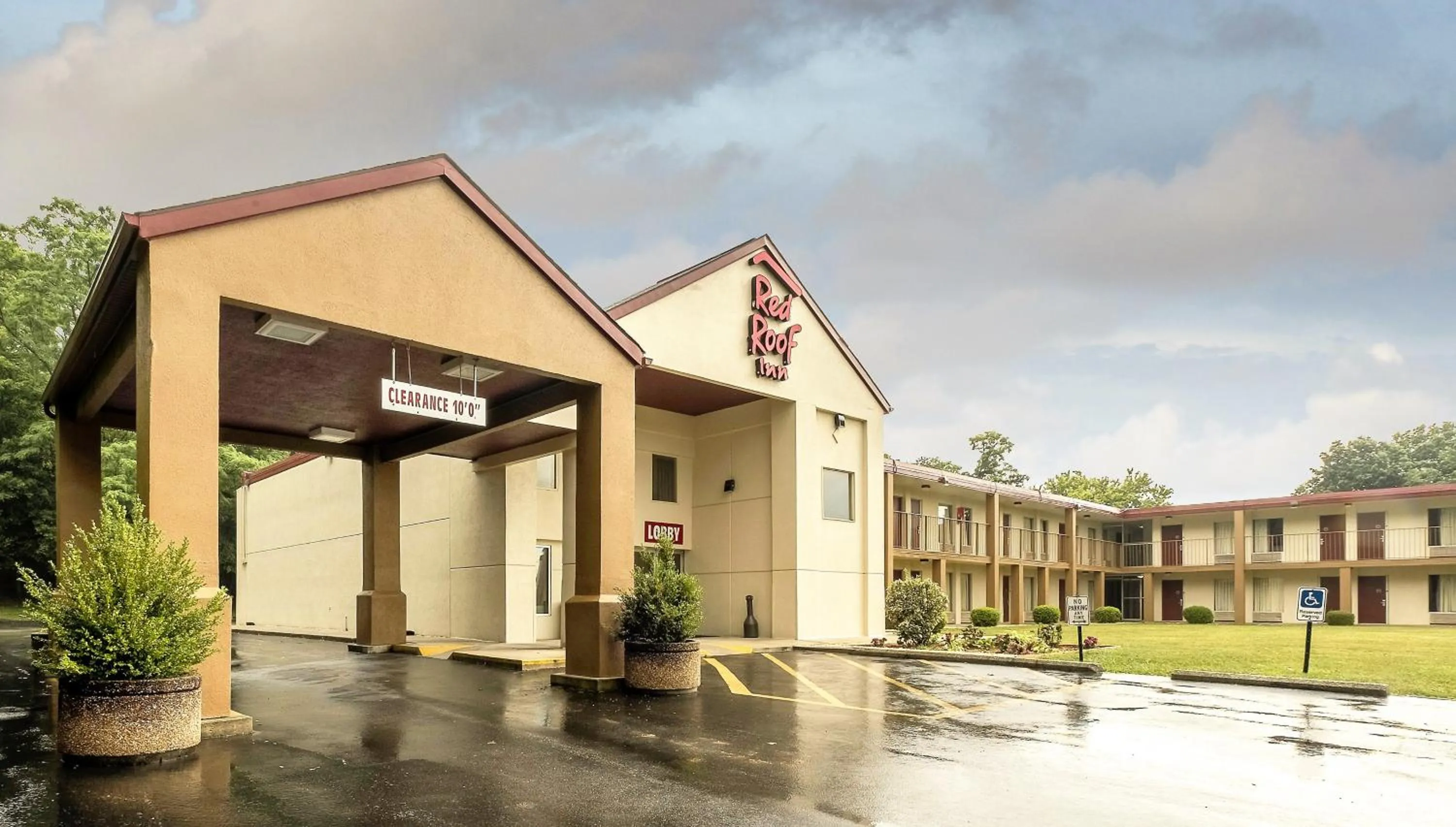 Property building in Red Roof Inn Hagerstown - Williamsport, MD