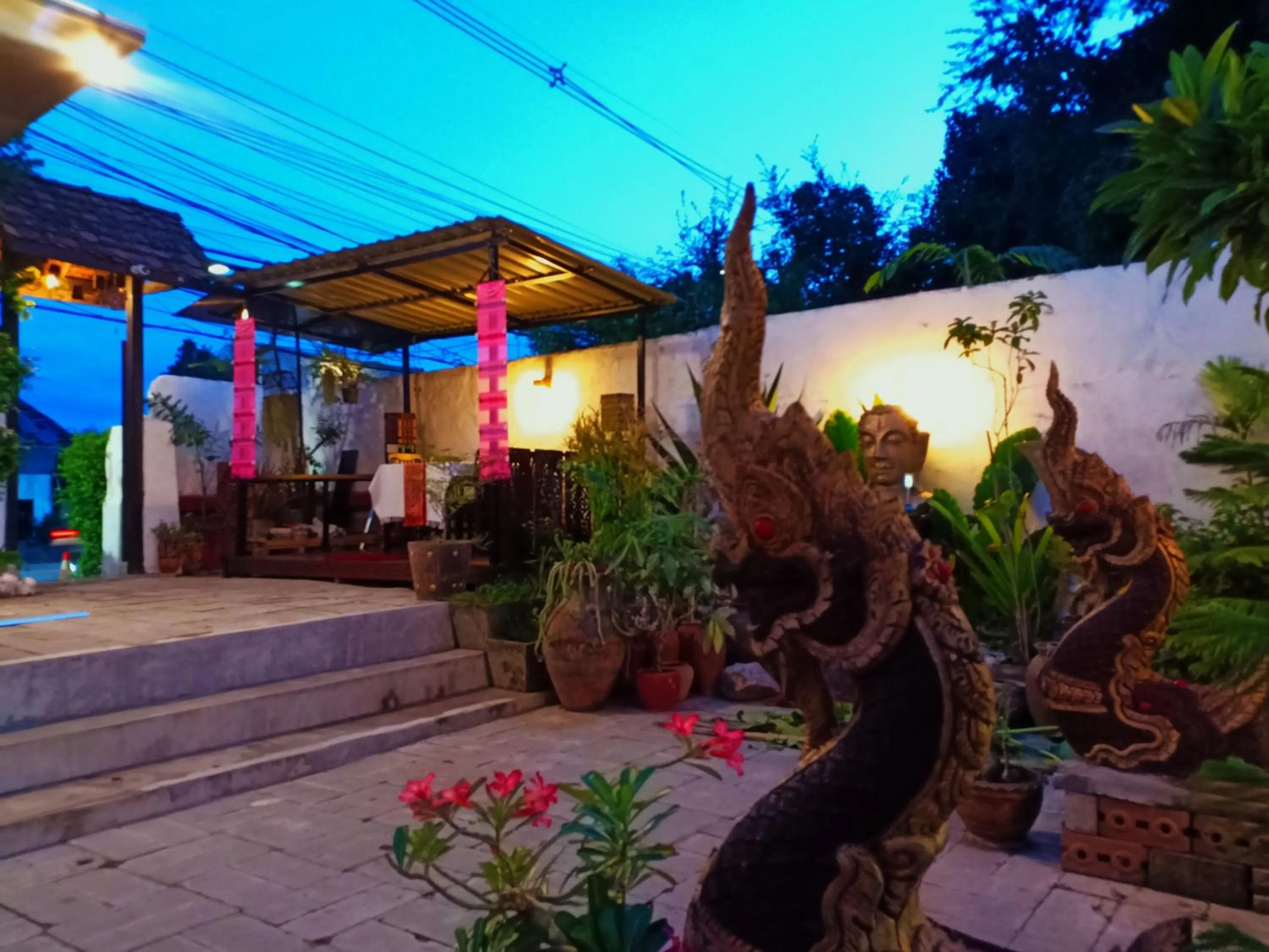Inner courtyard view in Sofa Gallery Hotel