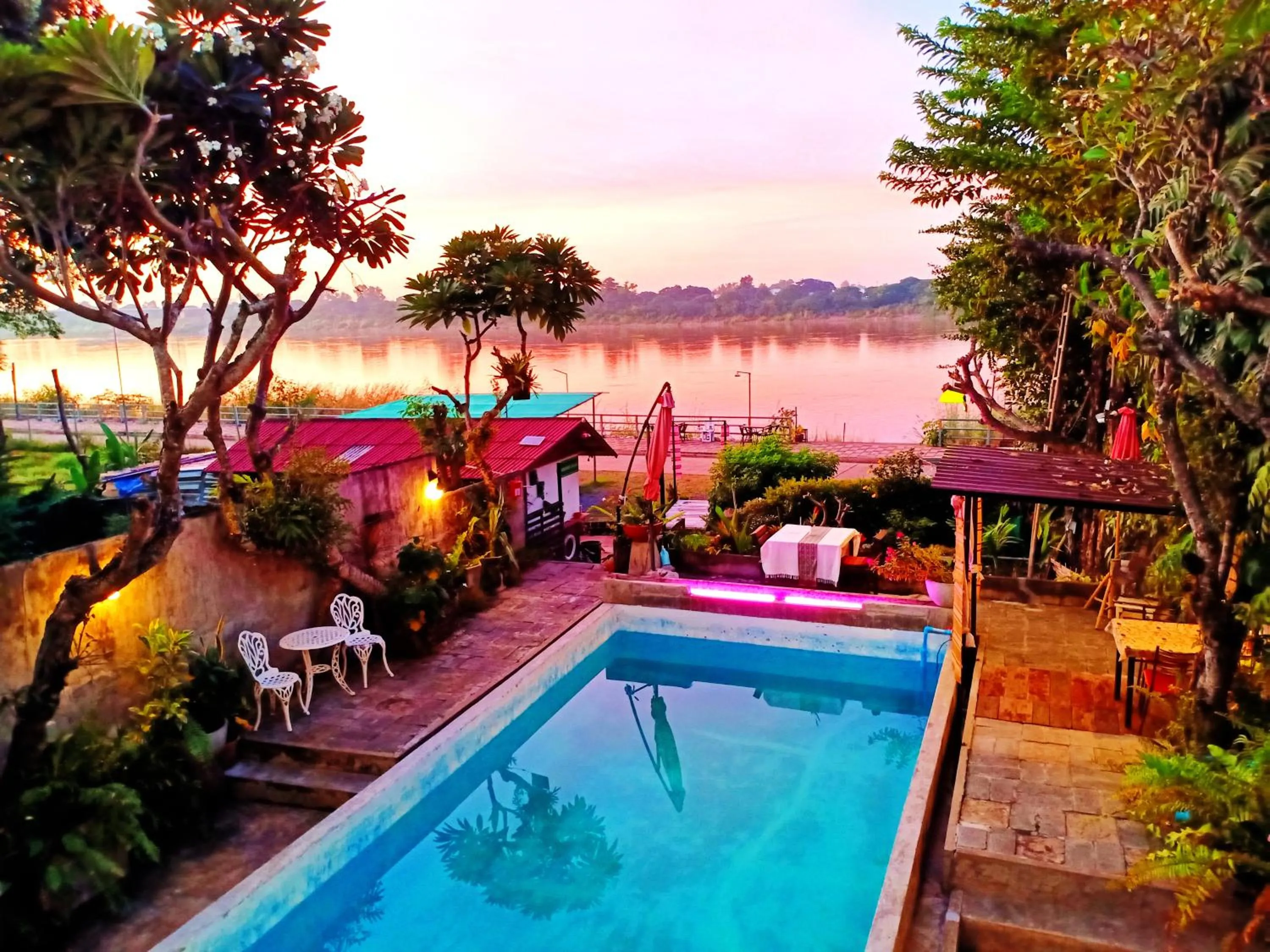 River view in Sofa Gallery Hotel