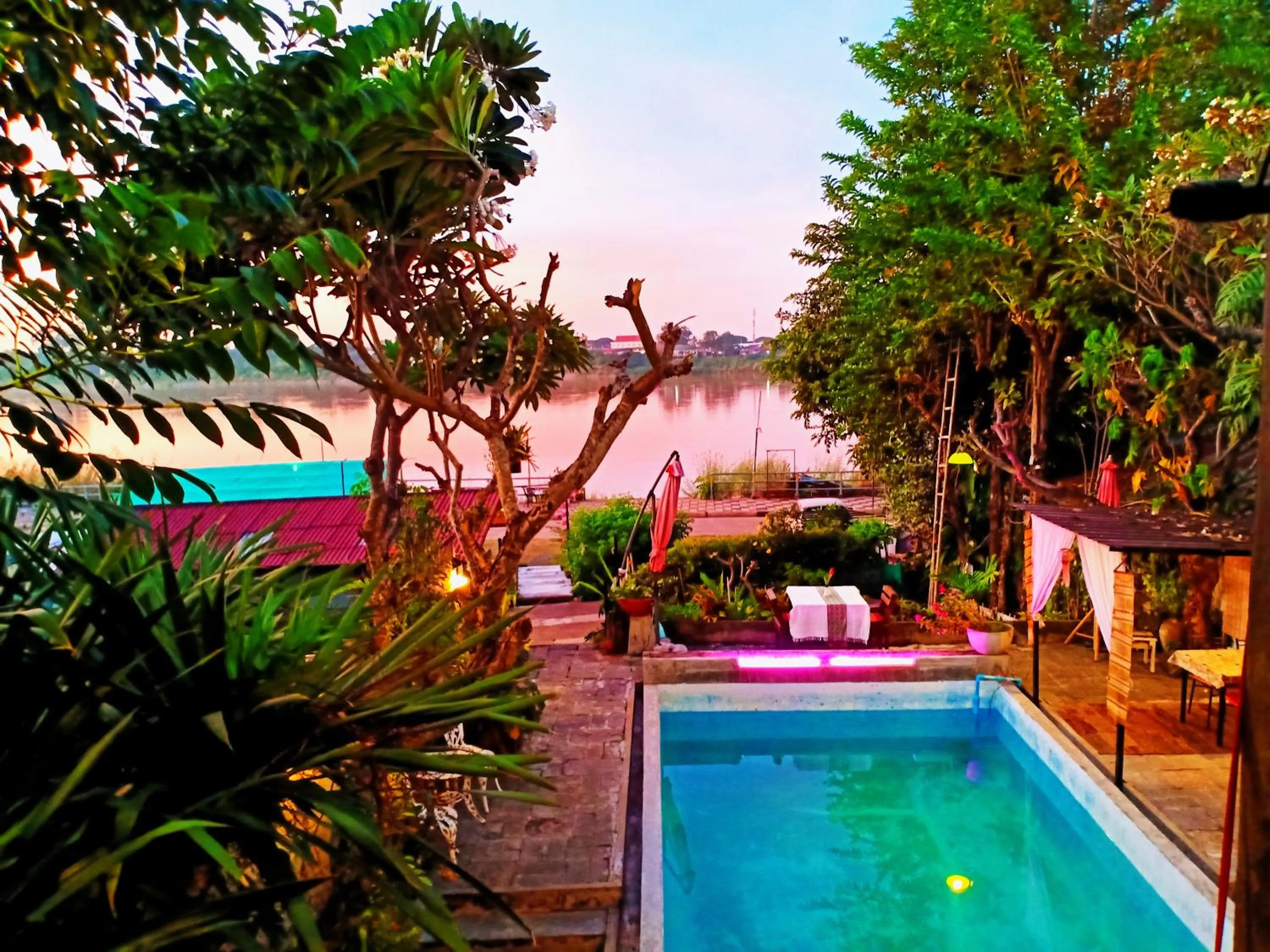 River view in Sofa Gallery Hotel