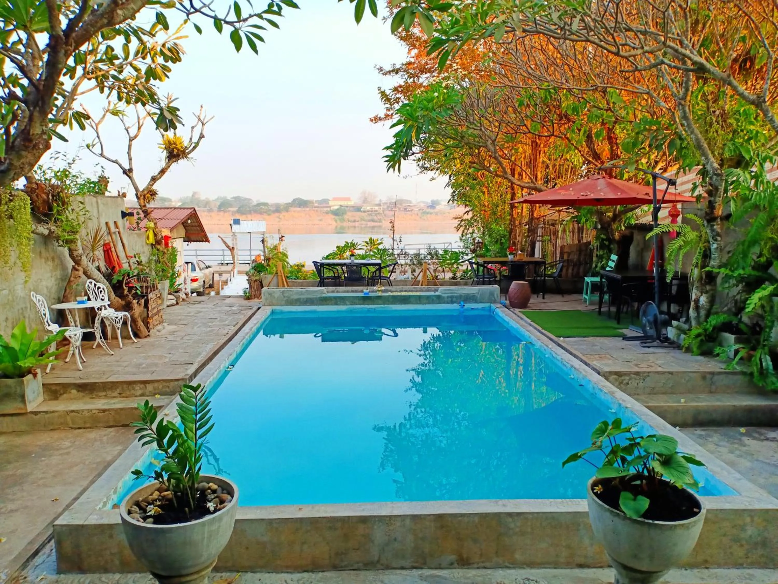 Pool view in Sofa Gallery Hotel