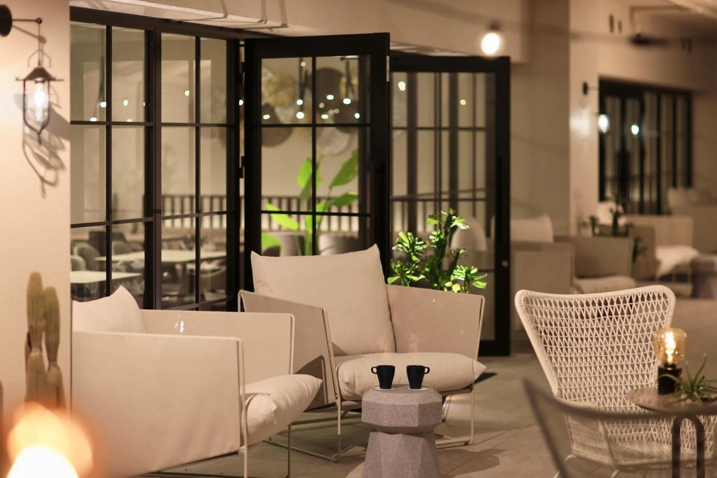 Communal lounge/ TV room in Dotombori Crystal Hotel 3