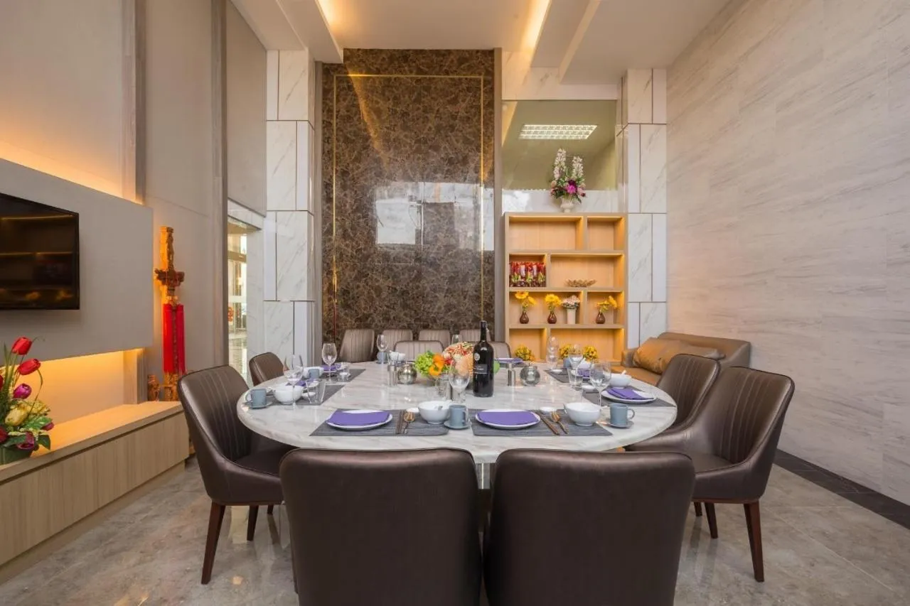 Elegant Airport Hotel