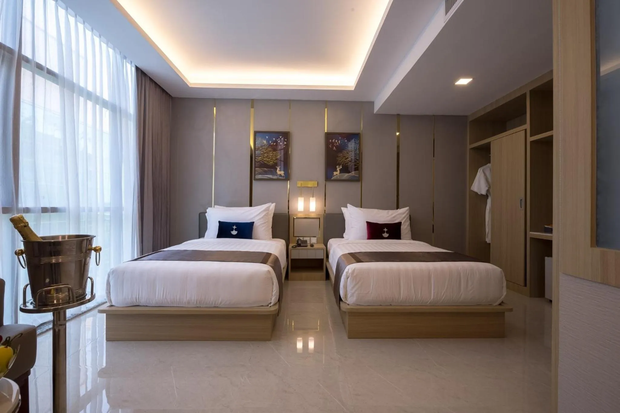 Elegant Airport Hotel