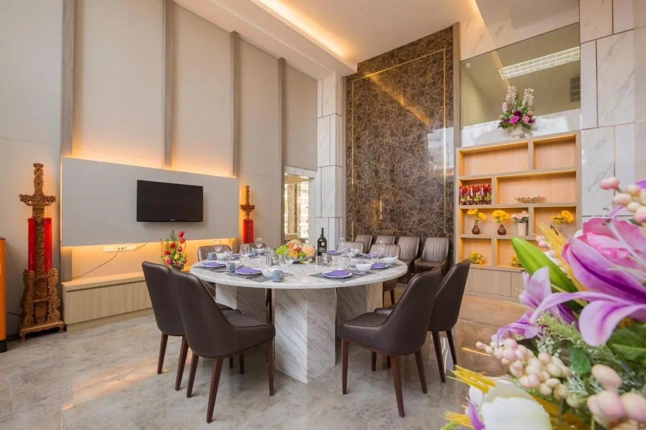 Elegant Airport Hotel