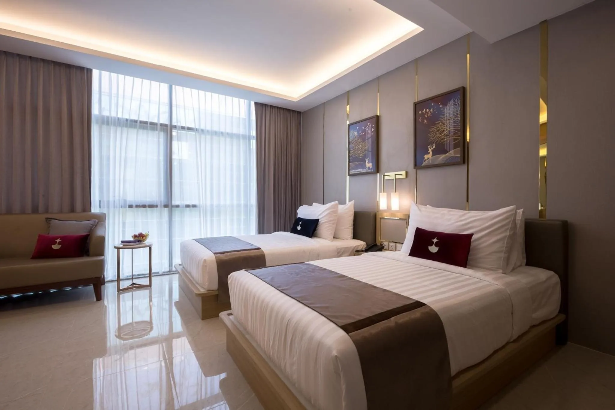 Elegant Airport Hotel