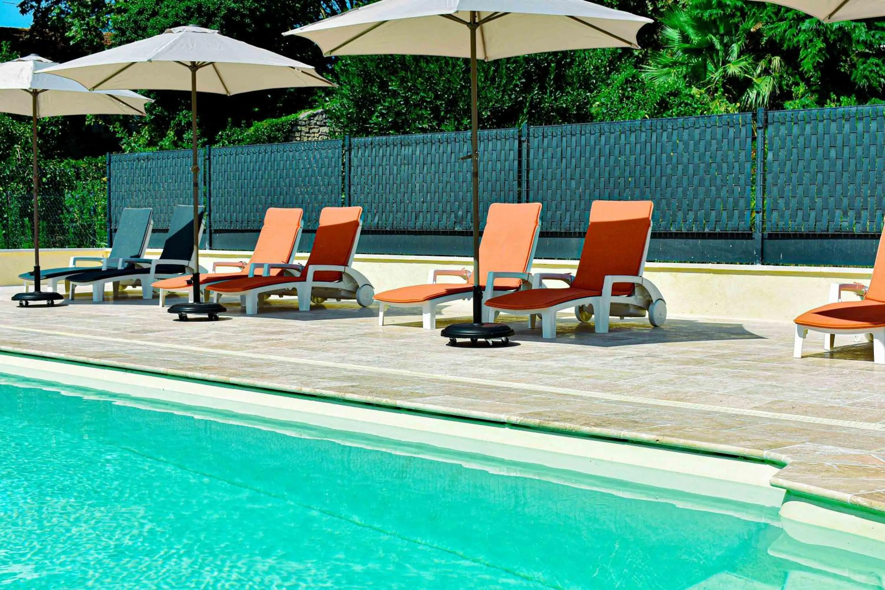 Swimming pool in Hôtel Du Viaduc