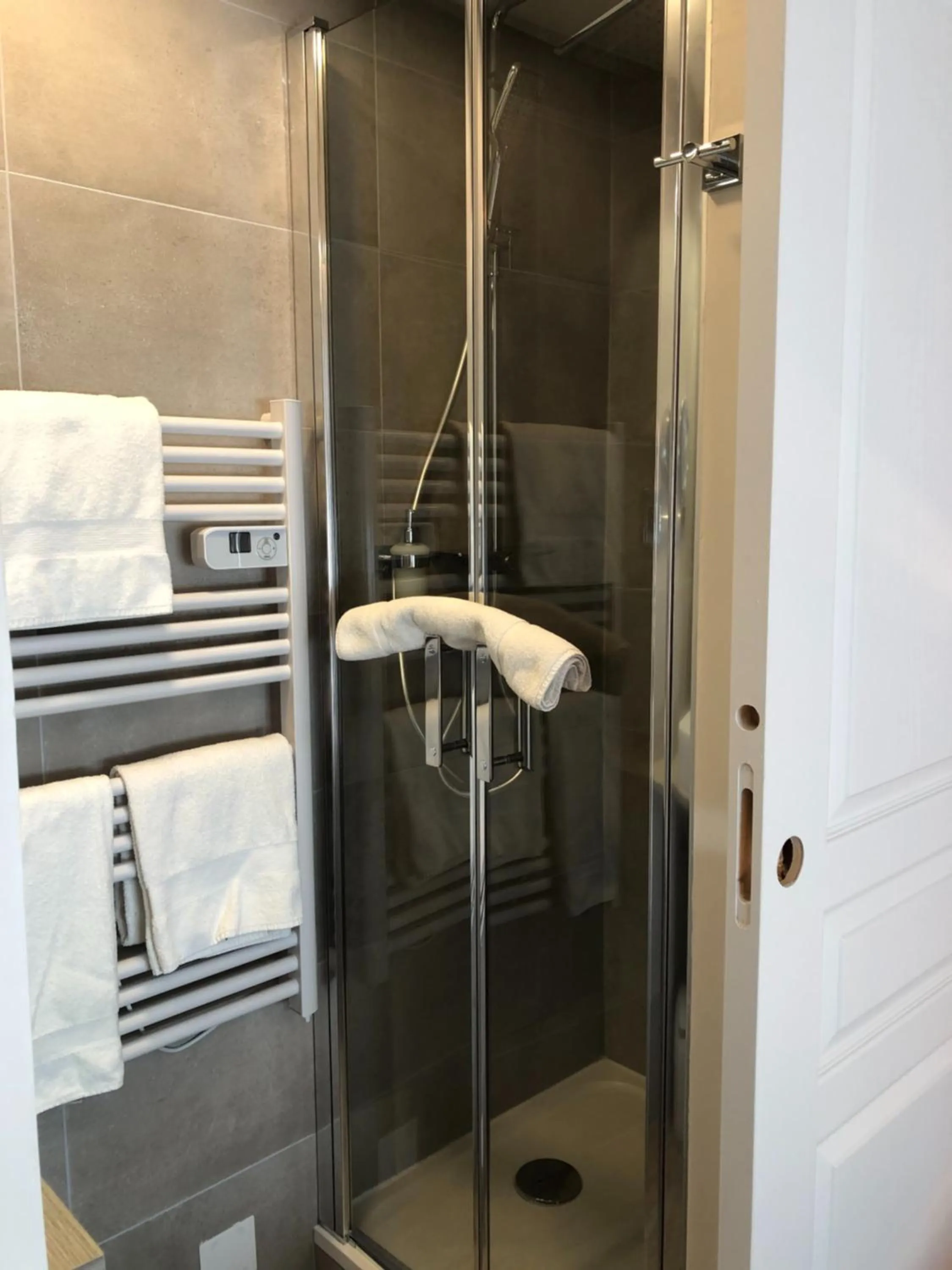 Bathroom in Hôtel Du Viaduc