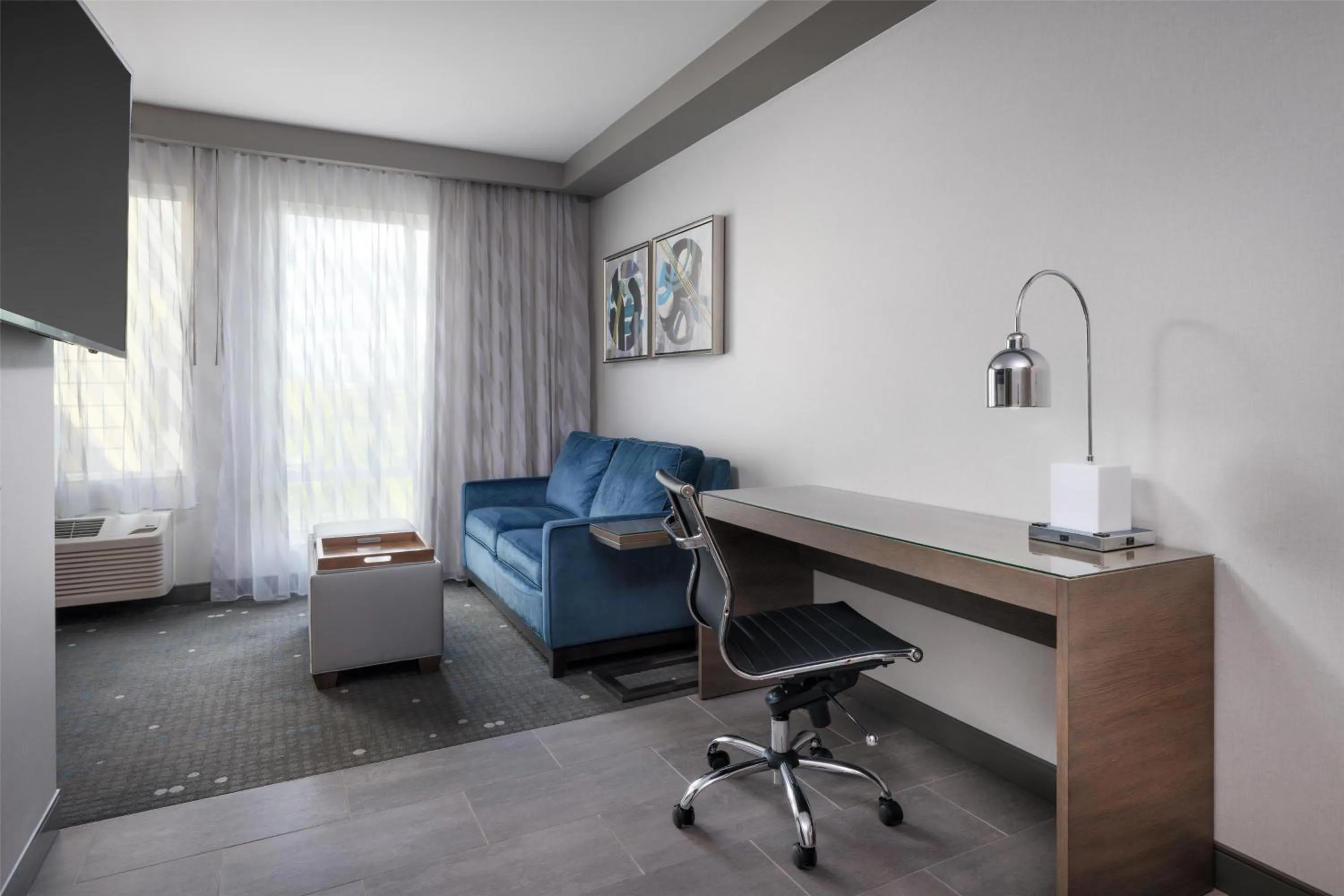 Bedroom in Best Western Premier Hotel at Fisher's Landing