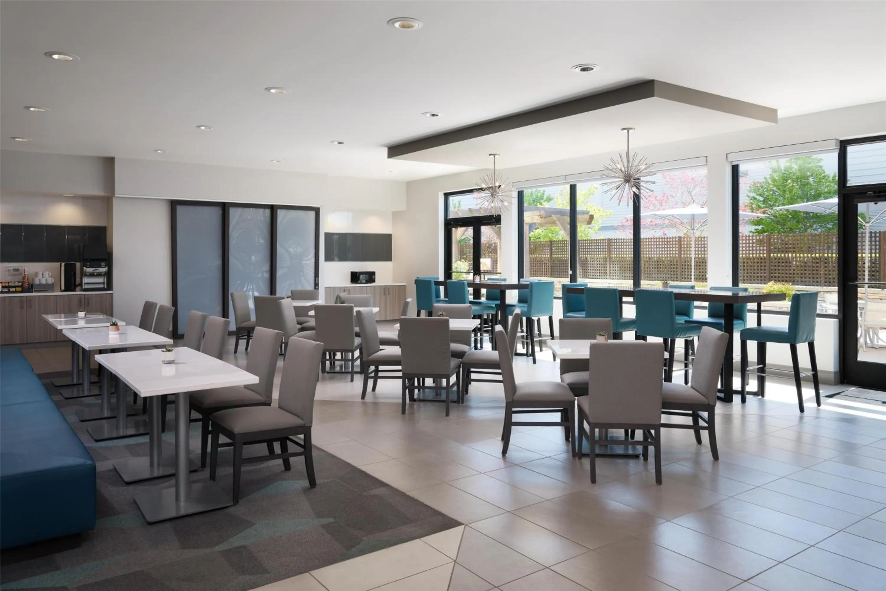 Restaurant/places to eat in Best Western Premier Hotel at Fisher's Landing