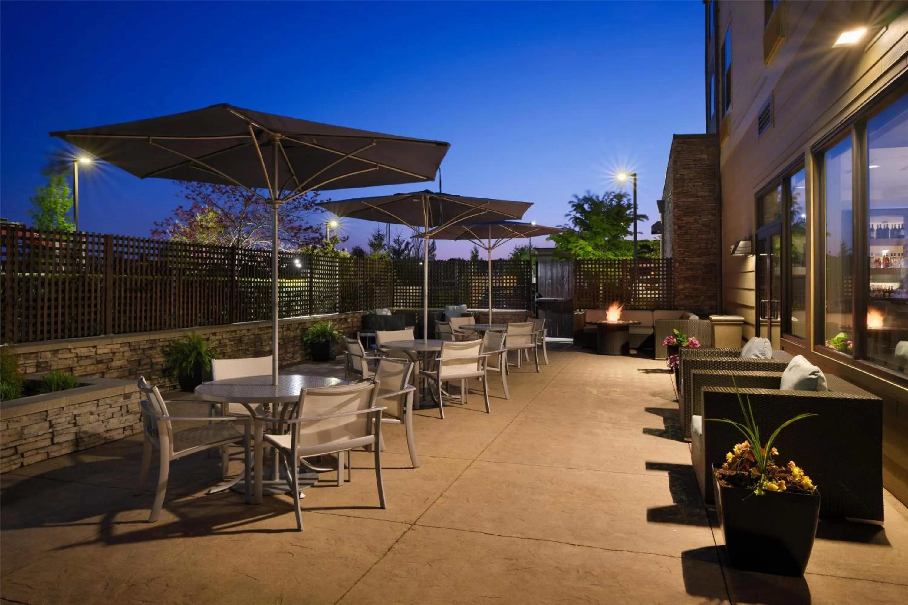 Property building in Best Western Premier Hotel at Fisher's Landing