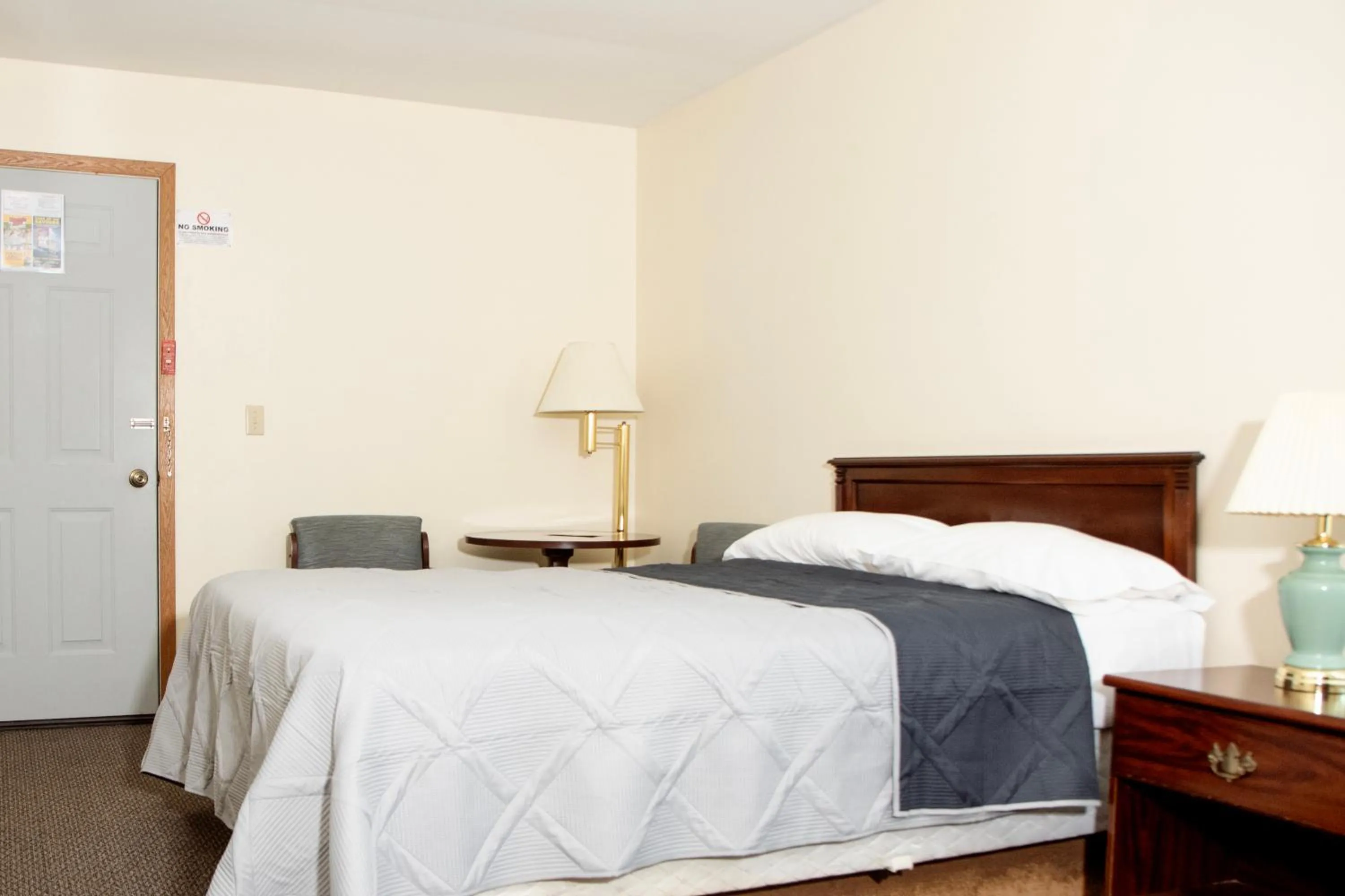 Queen Room in Starlite Motel