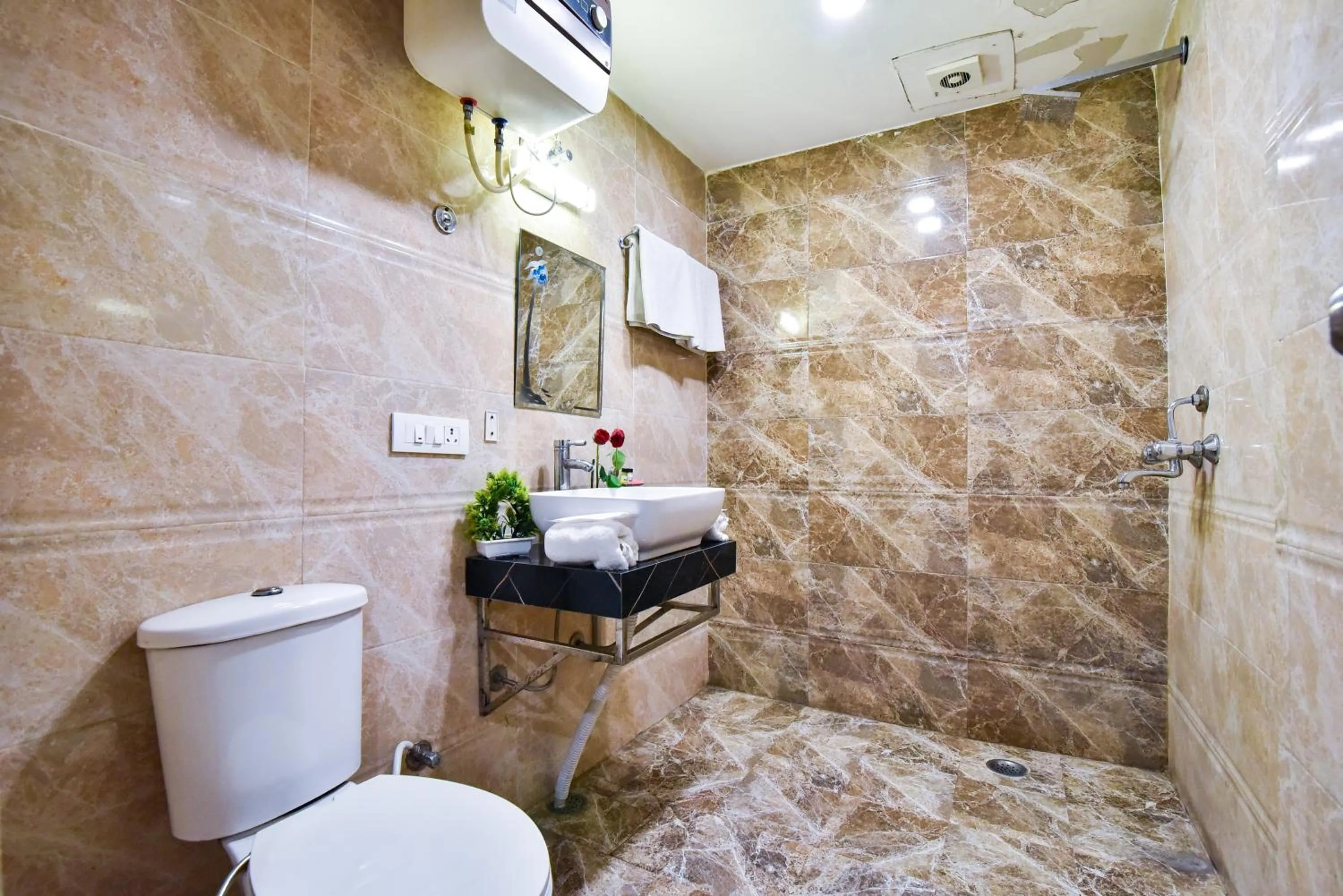 Bathroom in Pinaz Royale