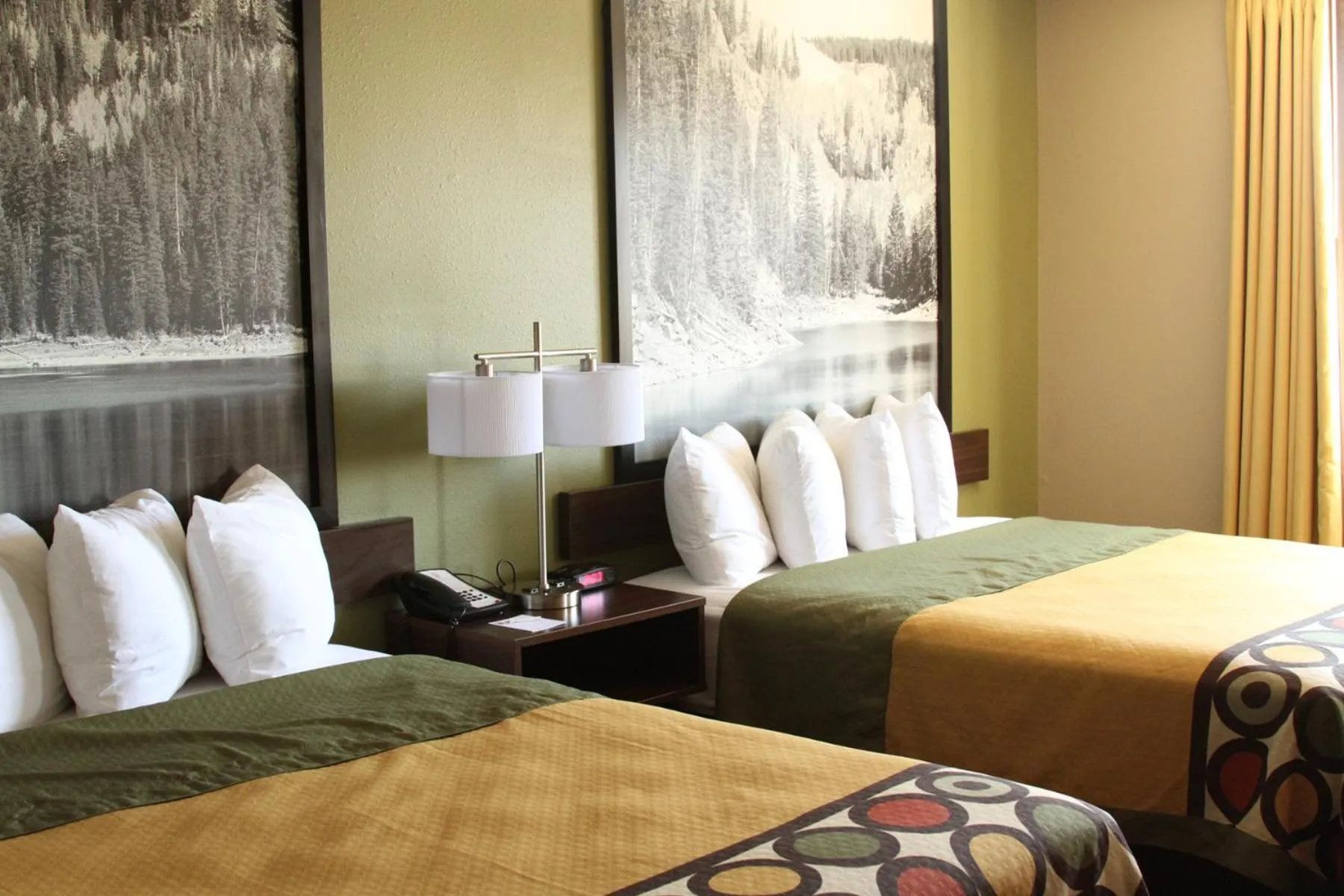 Bedroom, Bed in Super 8 by Wyndham Montrose