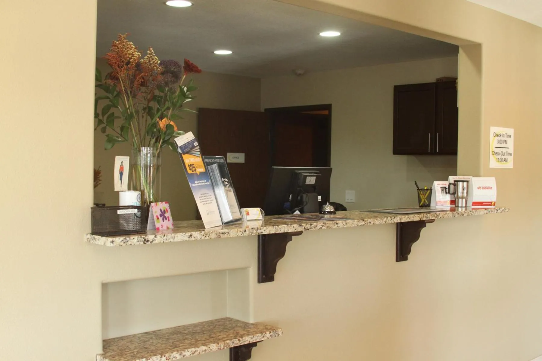 Lobby or reception in Super 8 by Wyndham Montrose