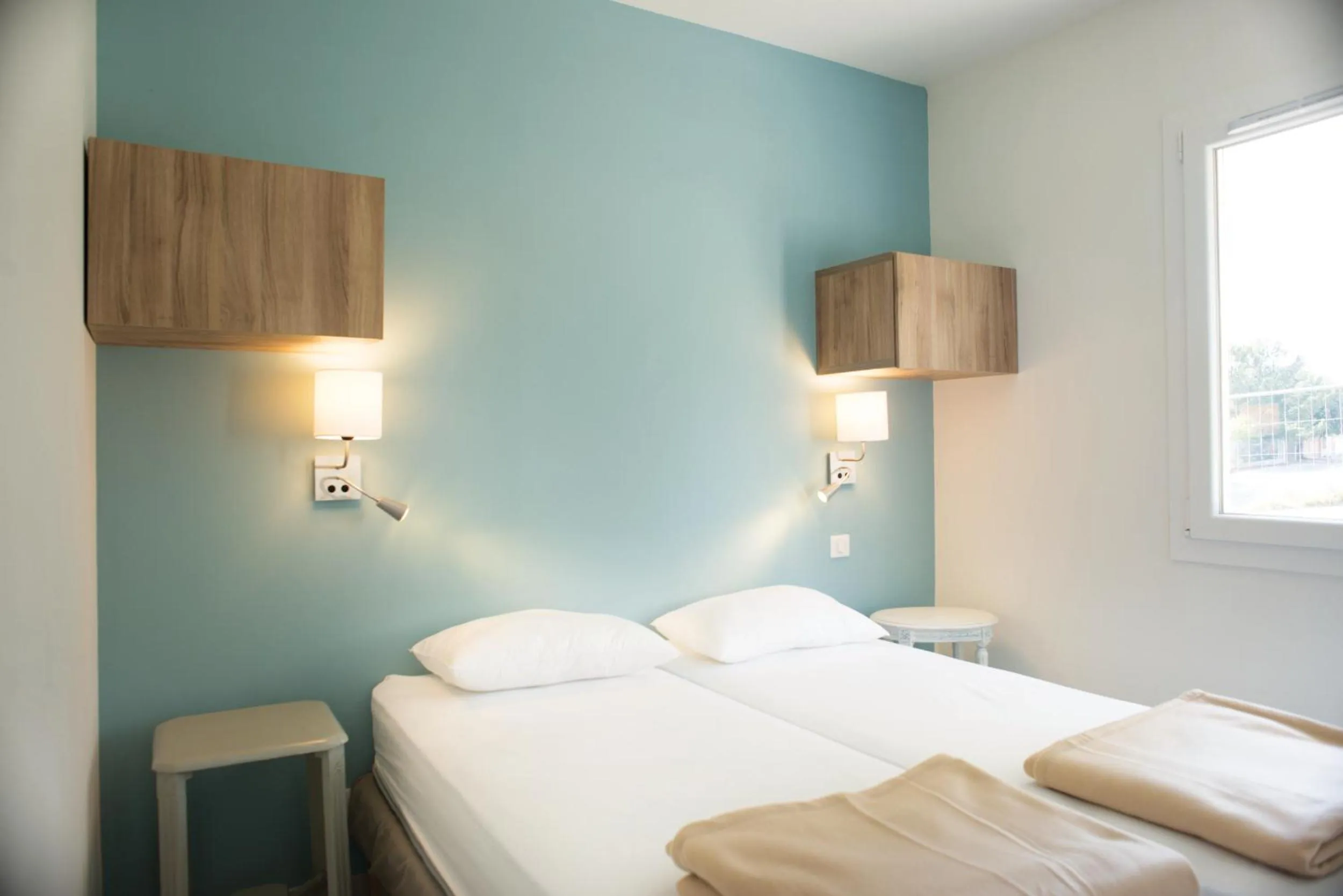 Photo of the whole room, Bed in Appartements des Joncas