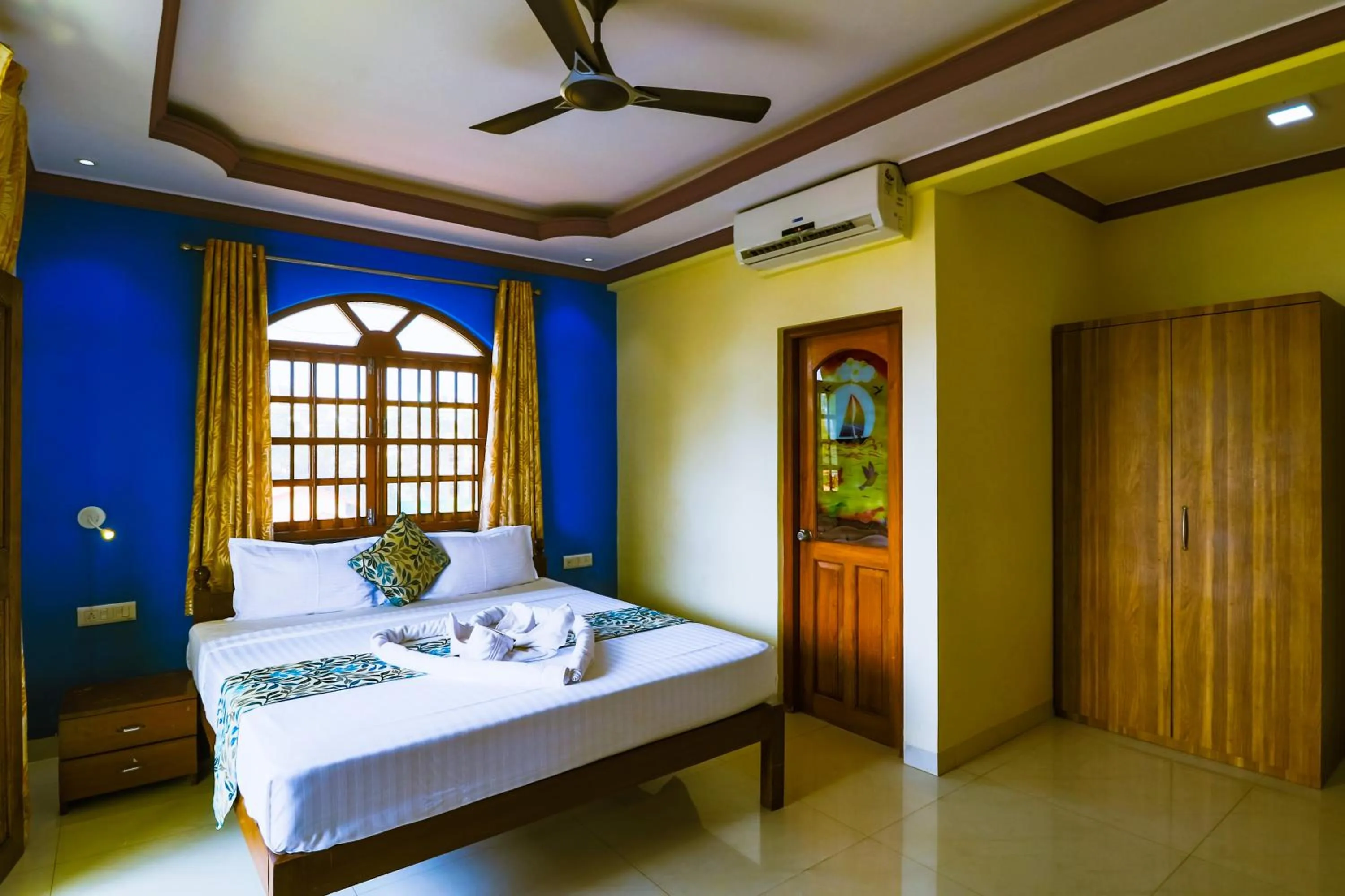 Photo of the whole room, Bed in Larios Beach Holidays